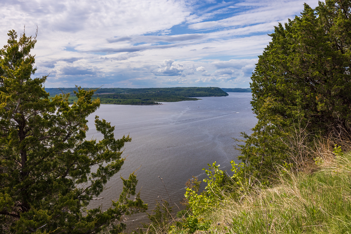 Middle West Great Lakes Climate: Hot Summers, Mild Seasons, and Beach Escapes