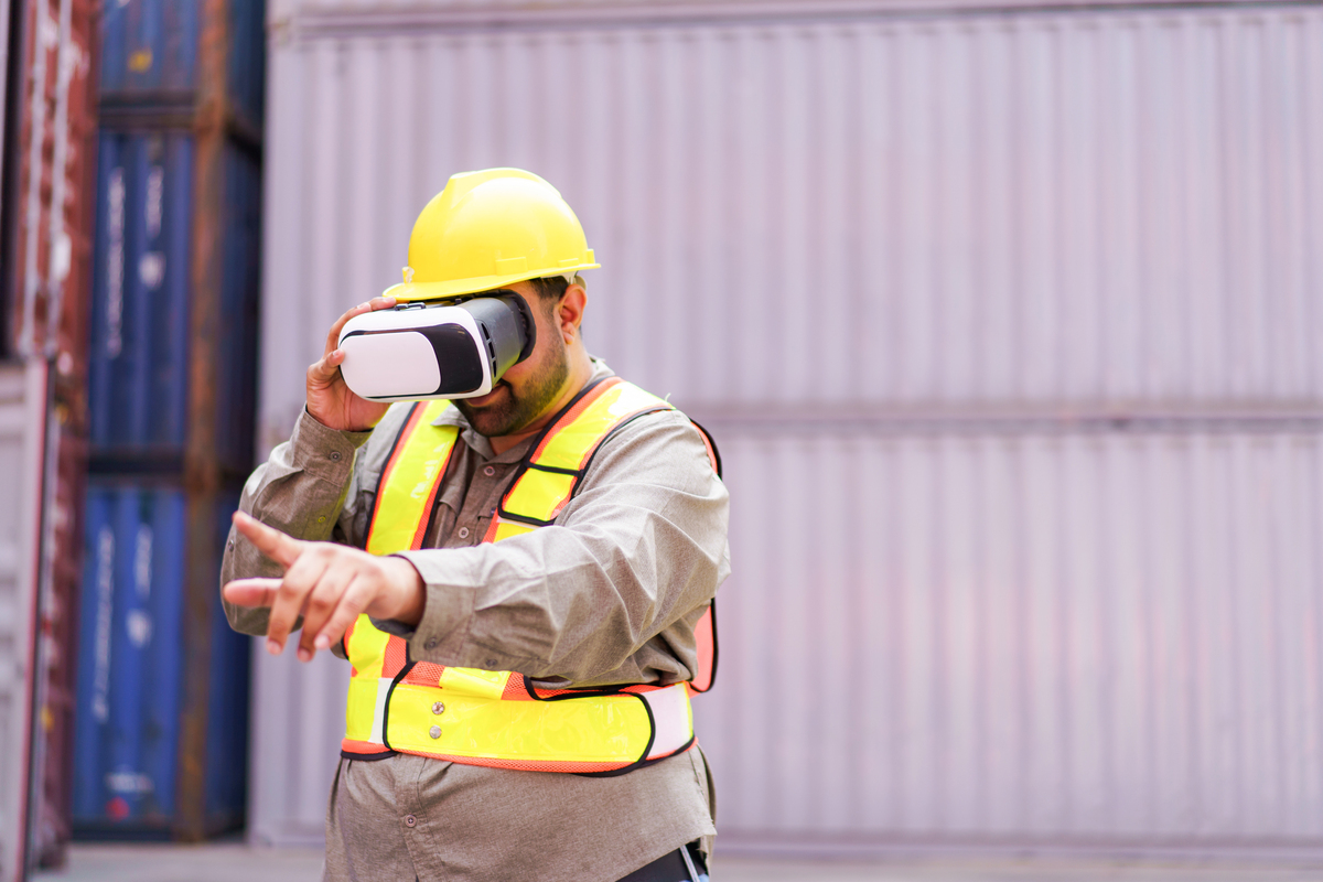 安全帽佩戴检测技术研究：算法、数据集、系统及应用