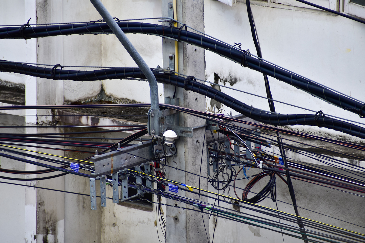 线路过载：电工必知的安全隐患及处理方法