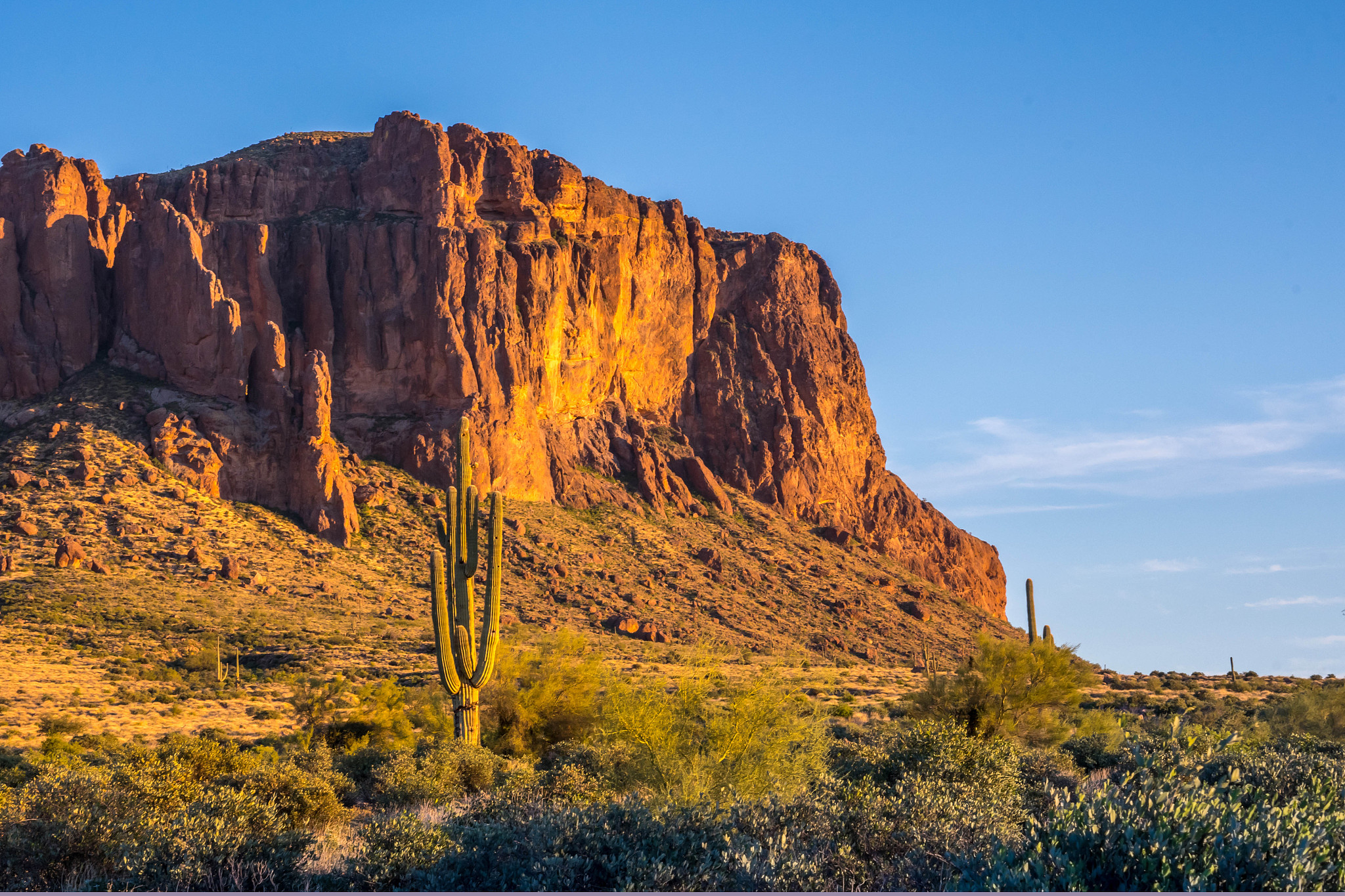 superstition mountains in lost dutchman sp, arizona