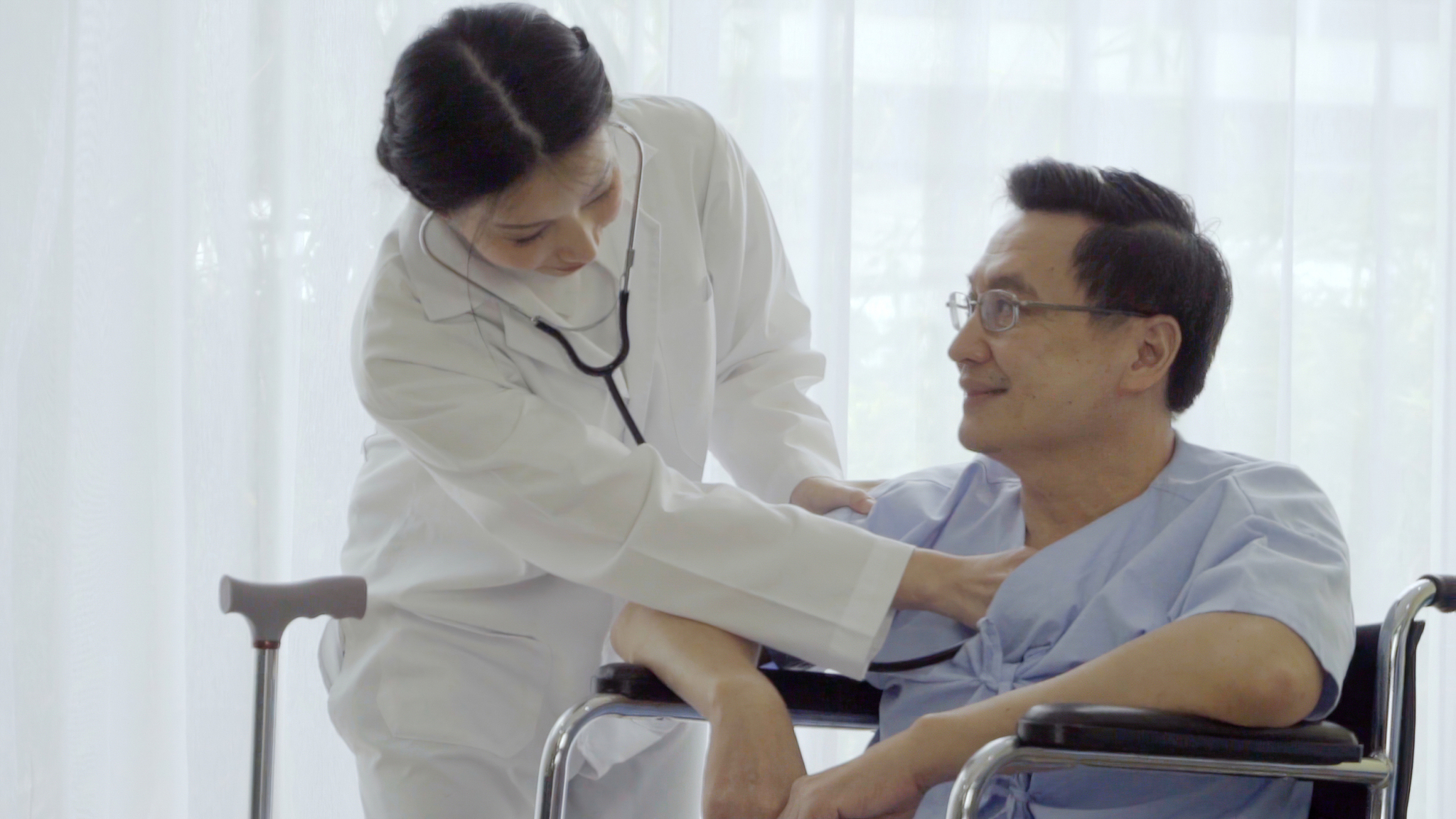 贵阳护理五年制大专学校：学护理的前途怎么样？