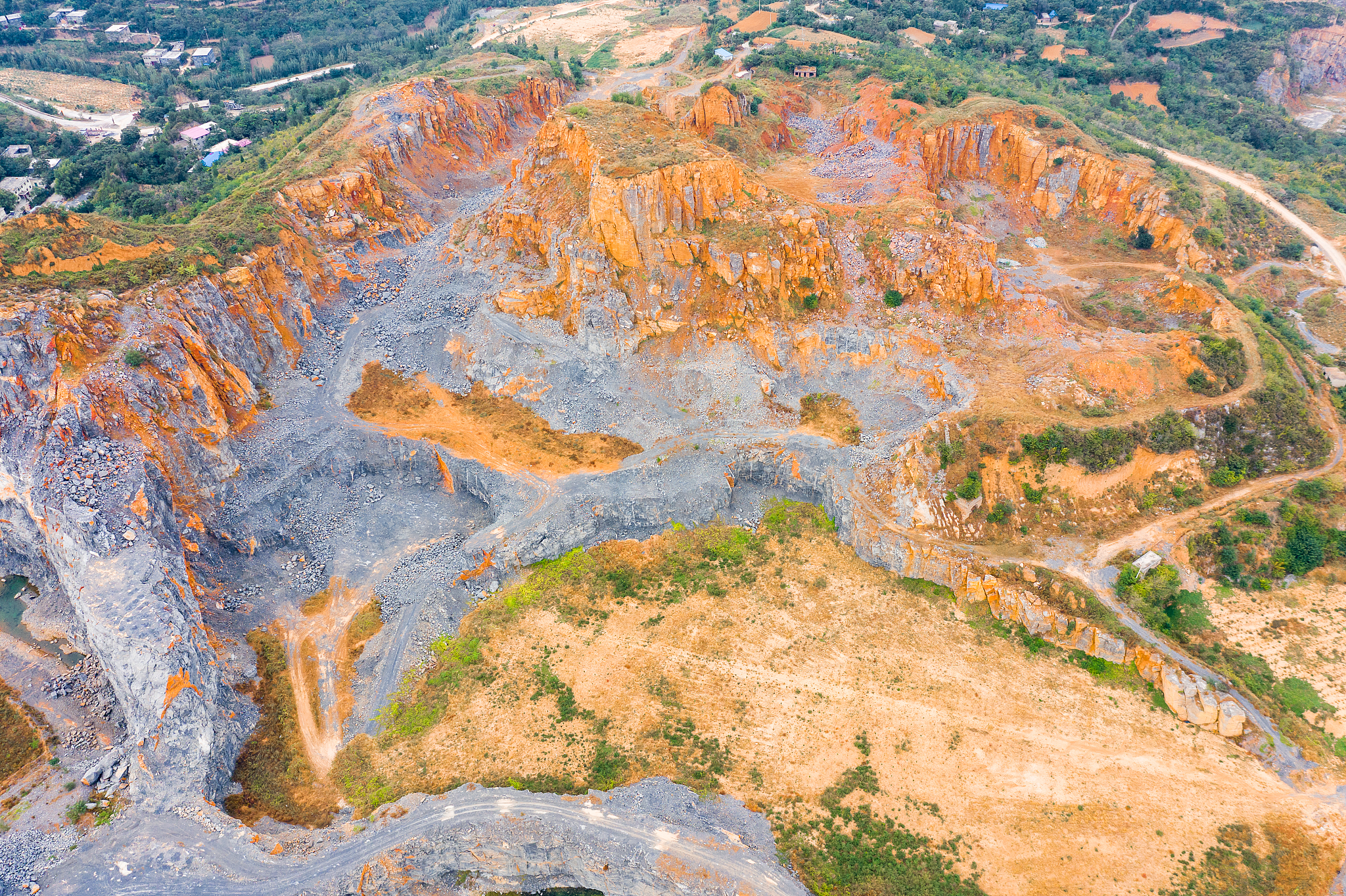 沈昆仑 毕兴东 李伯兴等 福建省柿子坑地区土壤中钨元素地球化学特征及其找矿意义J 有色金属 2013 652 16-19林展华 丁凯峰 李亚飞等 福建黄瓜山钨矿床土壤地球化学特征及找矿意义J 地质与资源 2015 241 1-5邵鹏 张春雨 王颖等 福建省石竹山钨矿床地质地球化学特征及找矿方向J 矿产勘查 2017 55 980-988杨元龙 石春雷 许海华等 福建省大村钨矿床地质地球化