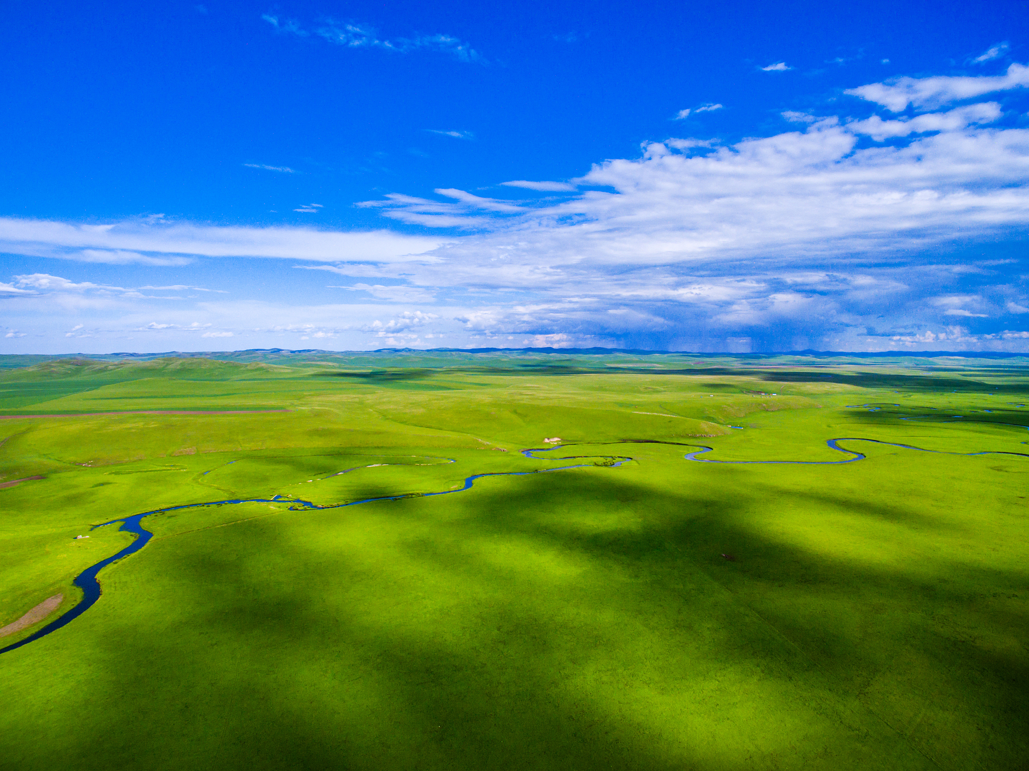 绿绿海水任他游，大地草原是我家 - 暗度陈仓猜一肖