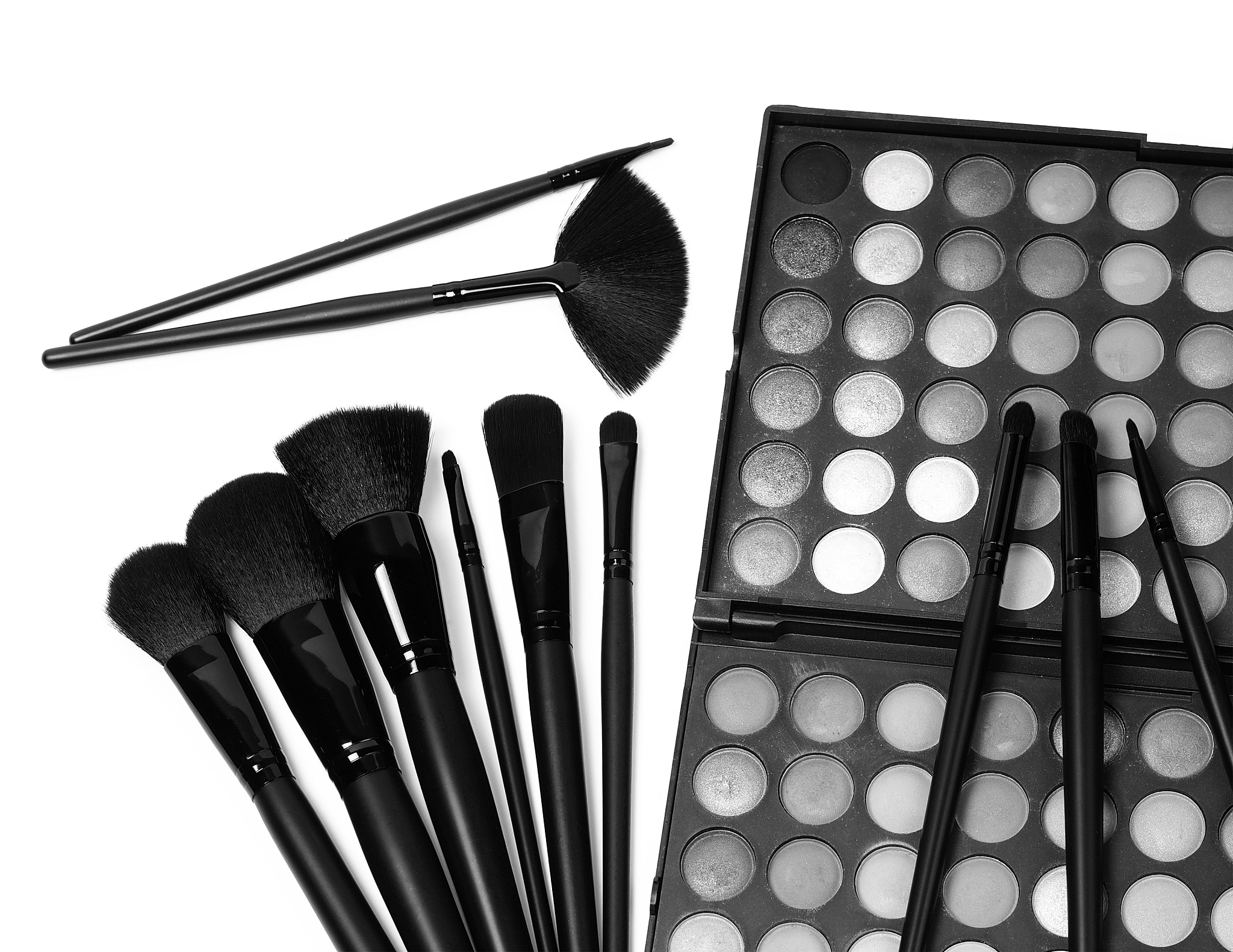 ✨体验魔法！这款粉底刷柔软到哭，0卡粉！✨