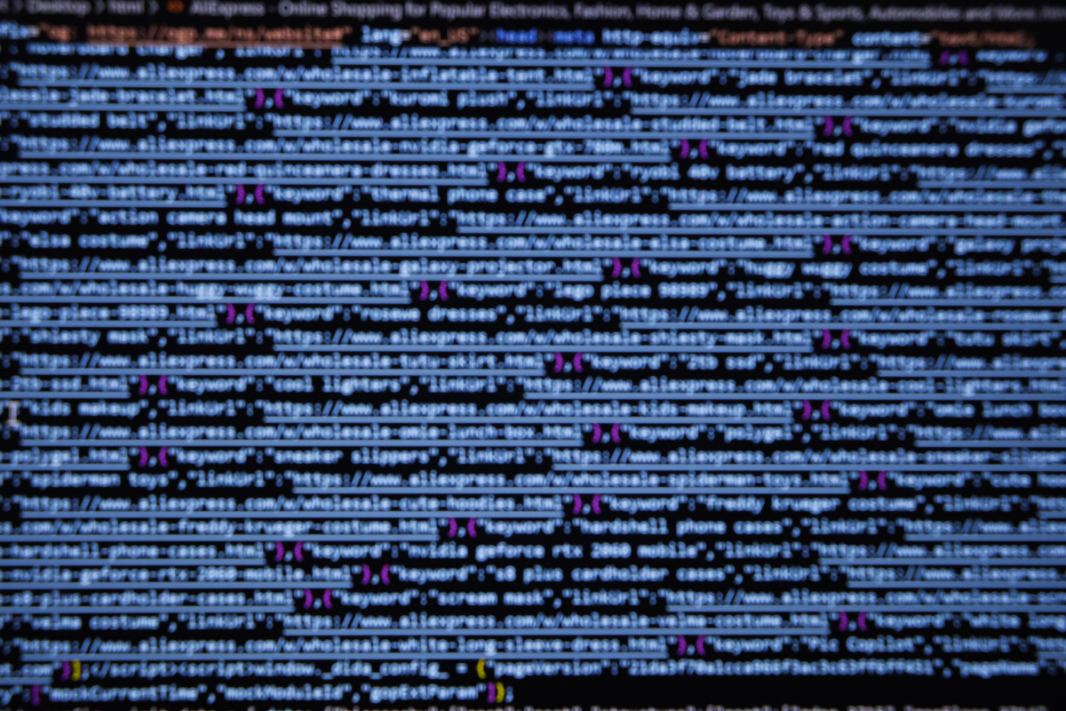 Python爬取B站视频弹幕数据：实时弹幕和历史弹幕