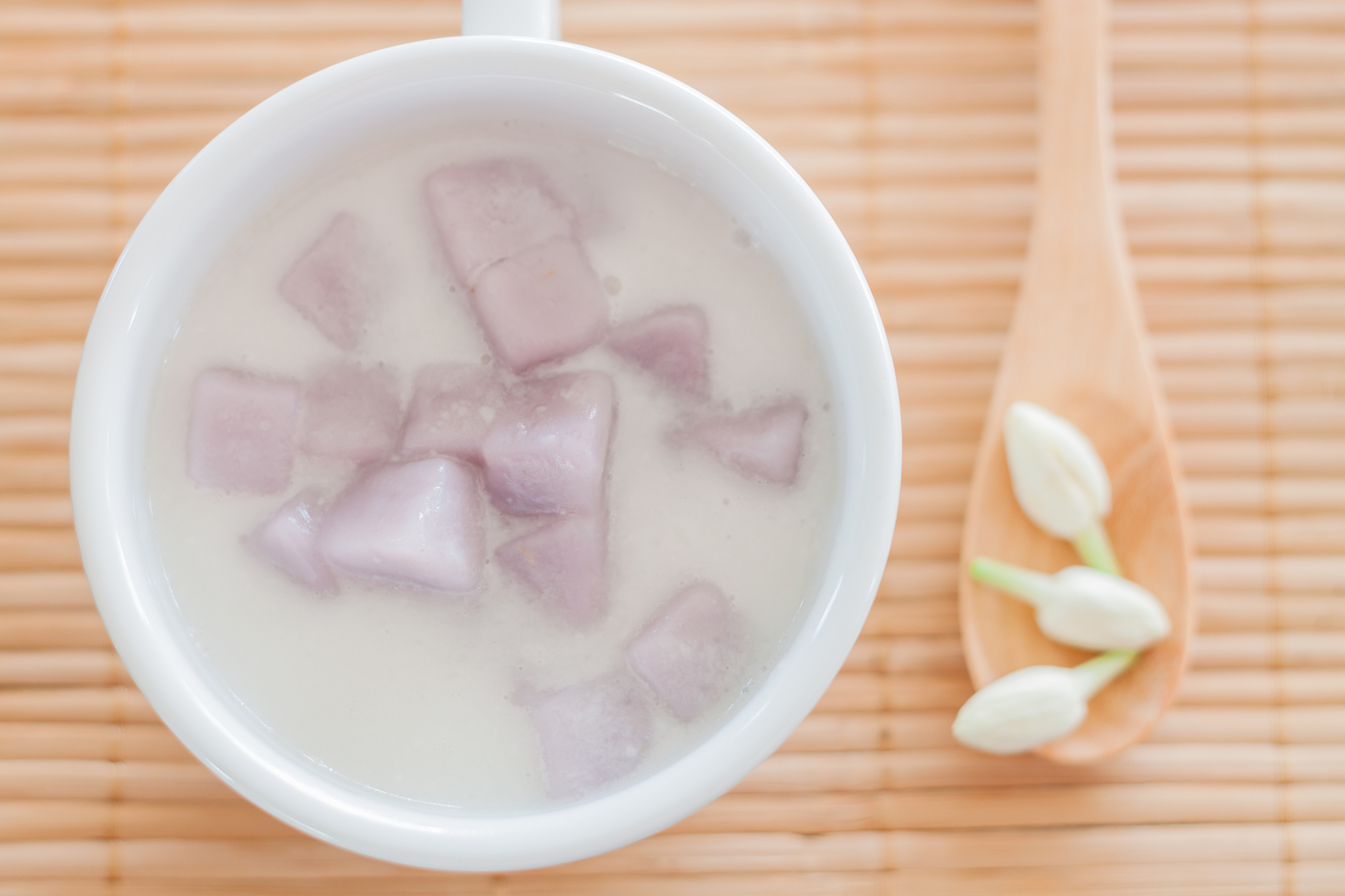 奶茶里的鲜芋：美味配料，营养丰富