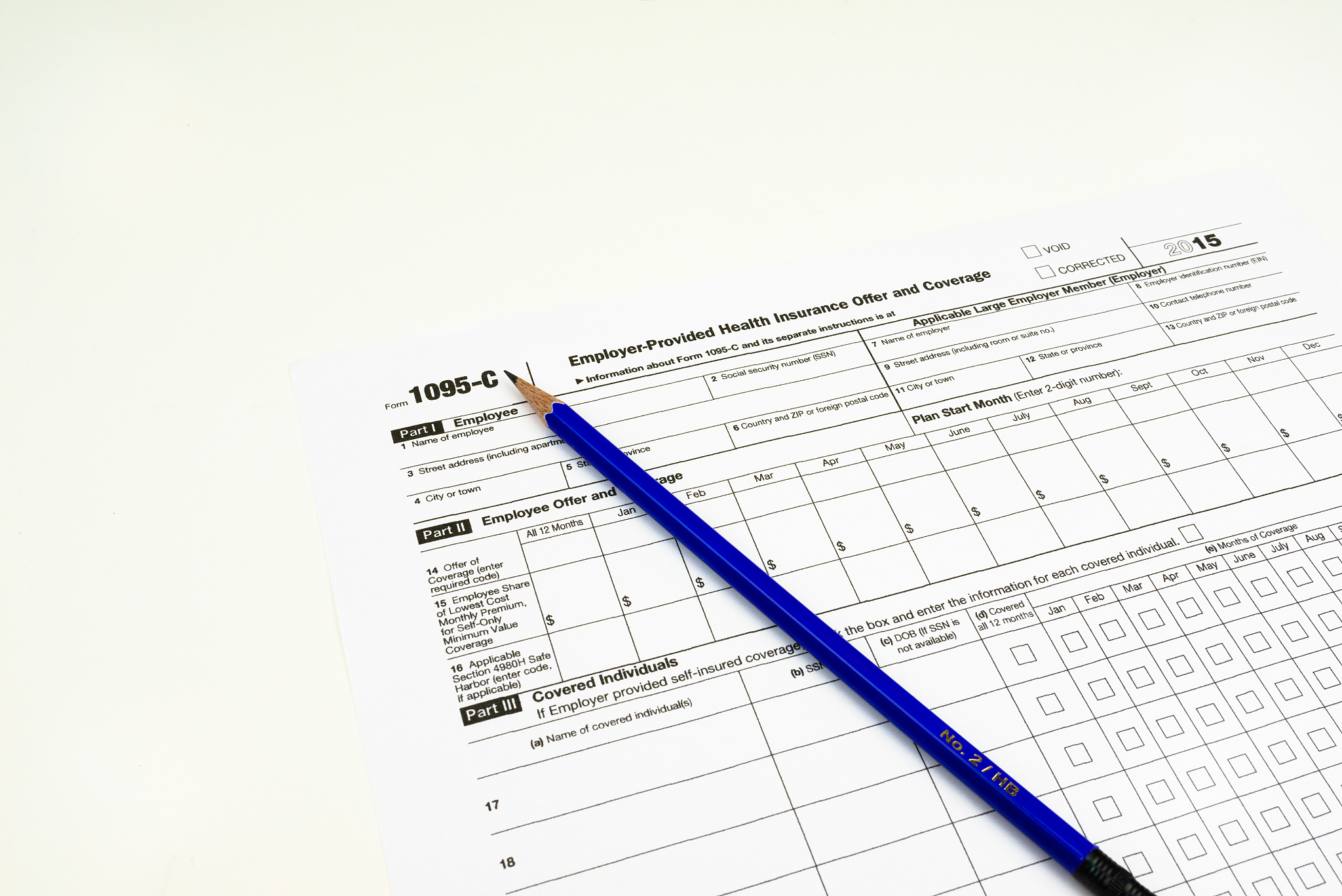 对酒店评论的文本进行断句对句子里面包含total_keywords_list = 地理位置 location 房间 前台 隔音 staff 舒服 榻榻米 房間 酒吧 设施 服务 地方 不错 hotel 楼顶 成都 experience 氛围 干净 工作人员 night hostel guest bathroom影响因素单词的短句进行情感分析。利用textblobVADER等工具进行情感分析计算情感