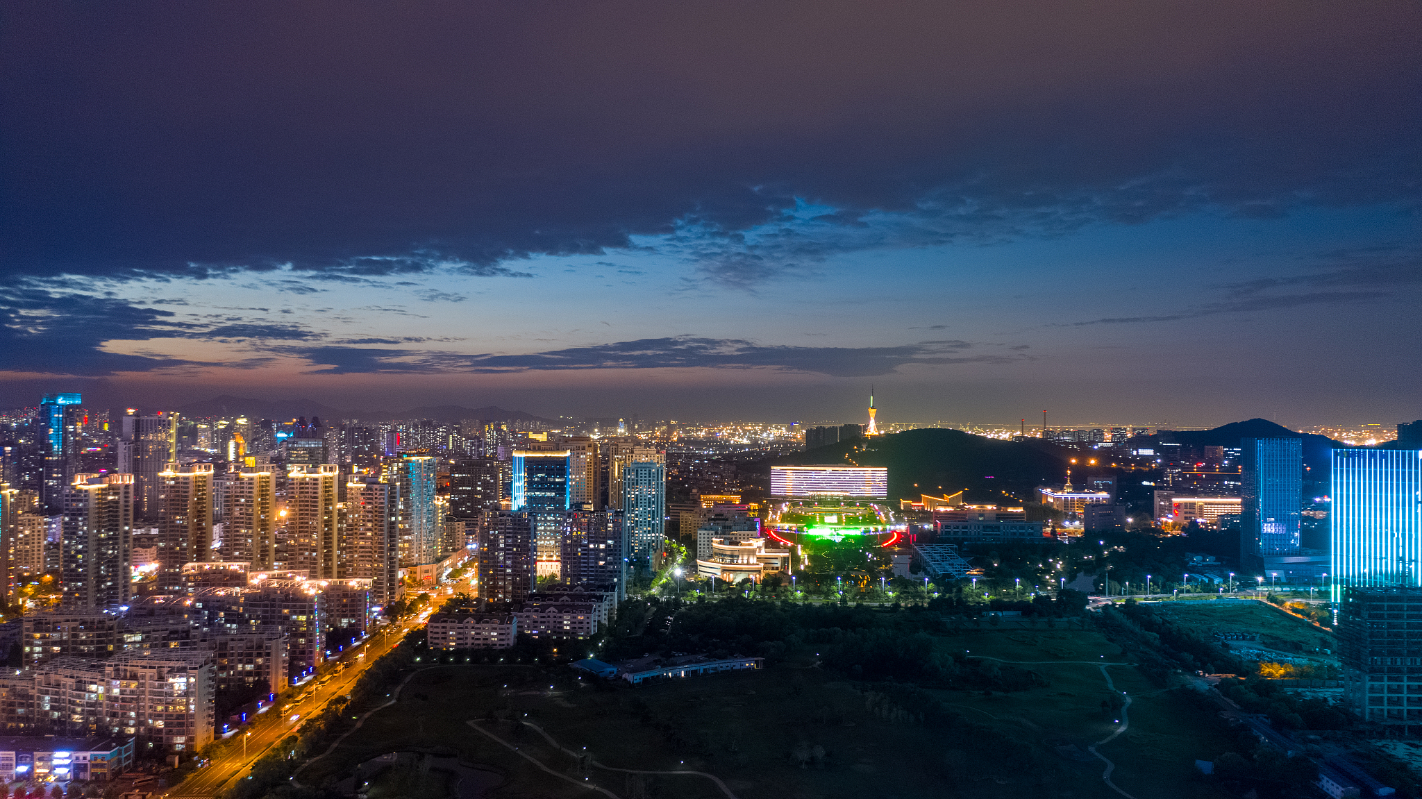 中国山东省青岛市西海岸新区夜景