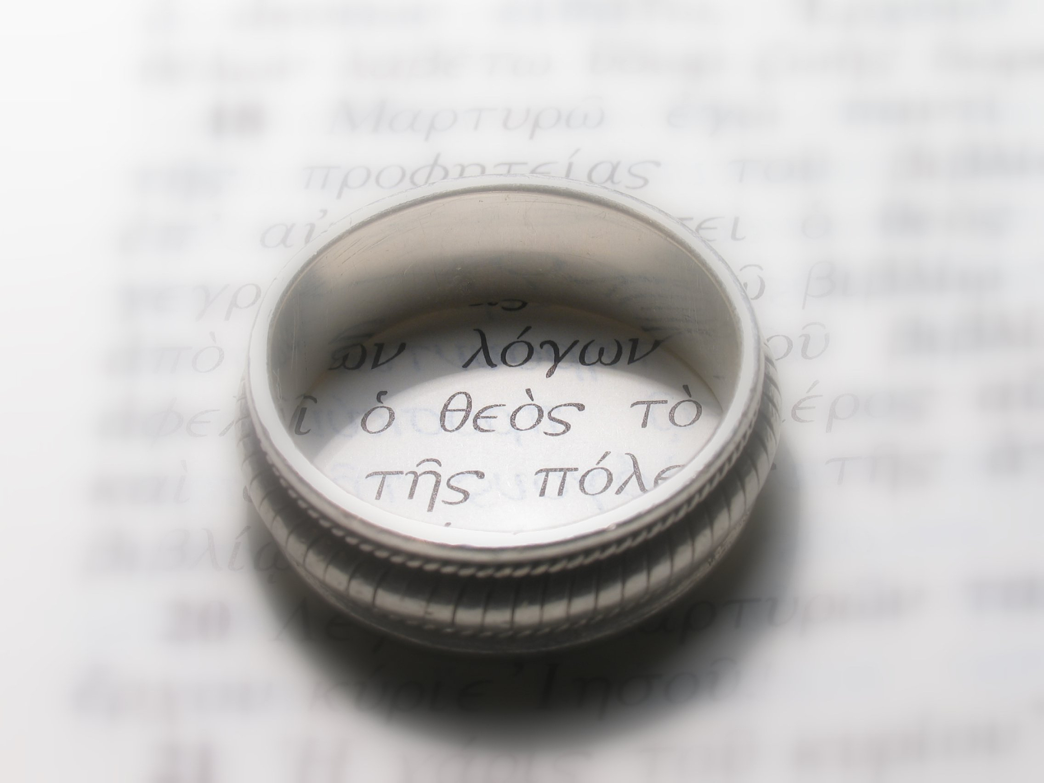 作为一名优秀的翻译请你用正式的表达用英语翻译以下PPT宣传内容注意语言的规范性和宣传色彩并按照原文格式进行排版。和衷共济协同驰骋 和骋新材料科技上海有限公司 创新驱动 安全可靠 包容合作 勇于担当 目 录 CONTENTS 01 关于我们 02 产品及服务 03 企业优势 04 服务客户 关于我们 About us 01 企业概况 组织架构 发展历程 企业文化 企业概况 年生产能力 2 1000万