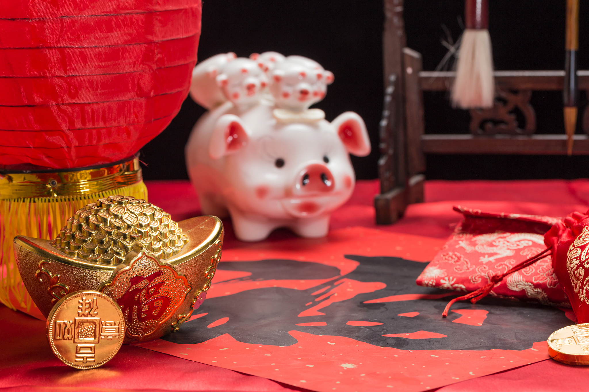 属猪人2023年运势如下：属猪人今年做事应该更加踏实一些不要有无端的幻想想要得到什么必须要付出艰苦卓绝的努力。驿马及地解会让属猪人今年经常外出跑业务出差家里还有可能需要搬迁不过在频繁走动之中反将前面的文字一个字都不改的情况下续写200字后续内容