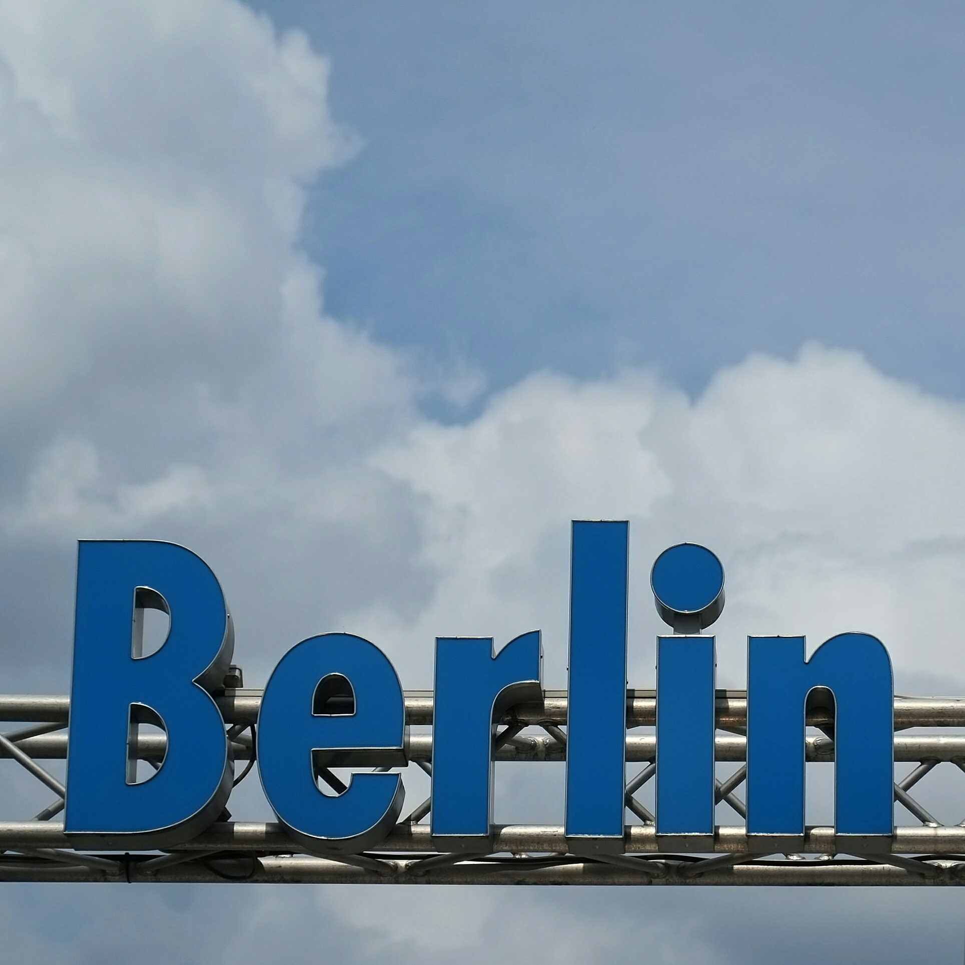 美特斯邦威政治环境分析：政府政策、稳定、监管和国际关系的影响