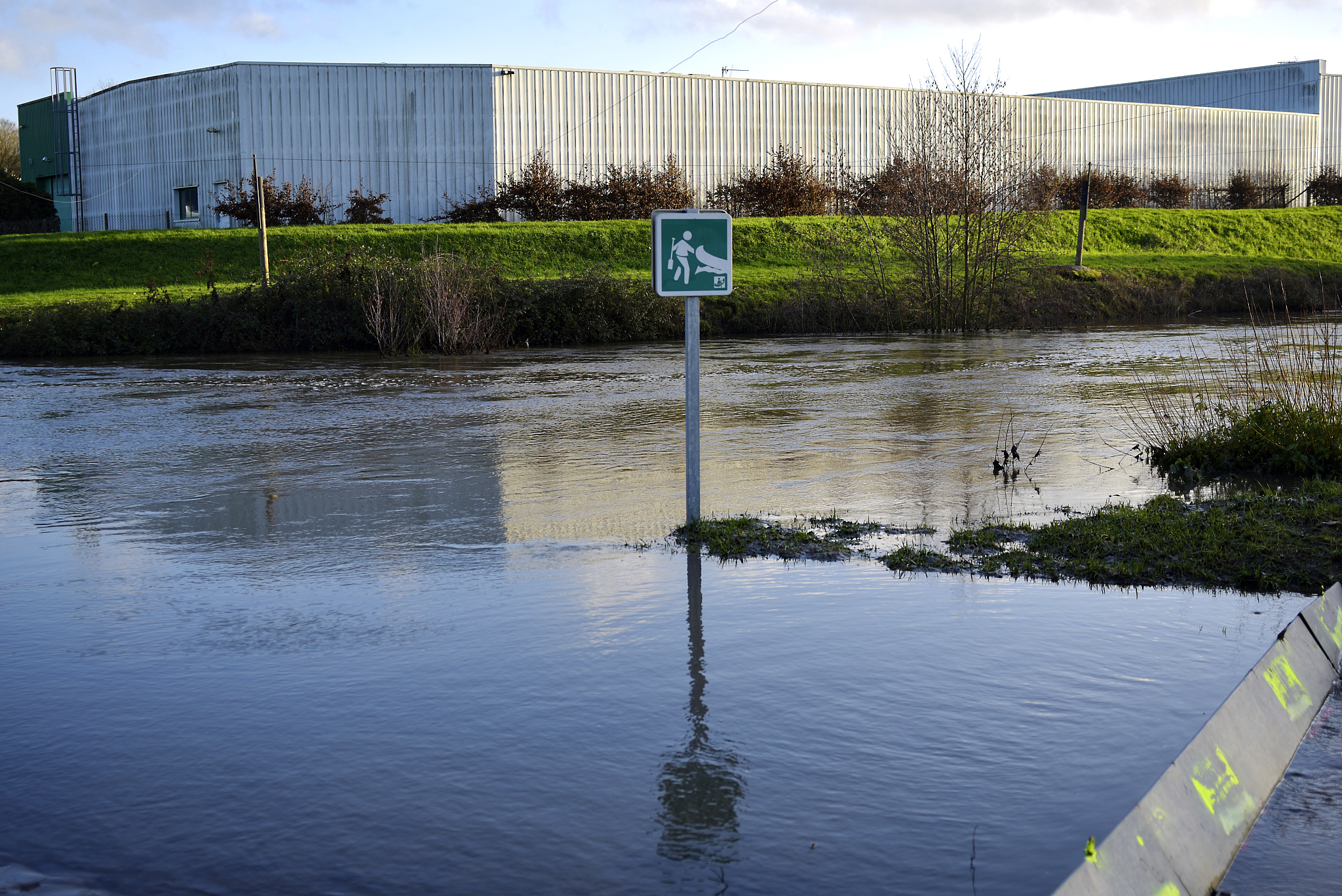 对槠溪水水系制定详细的水质监测方案