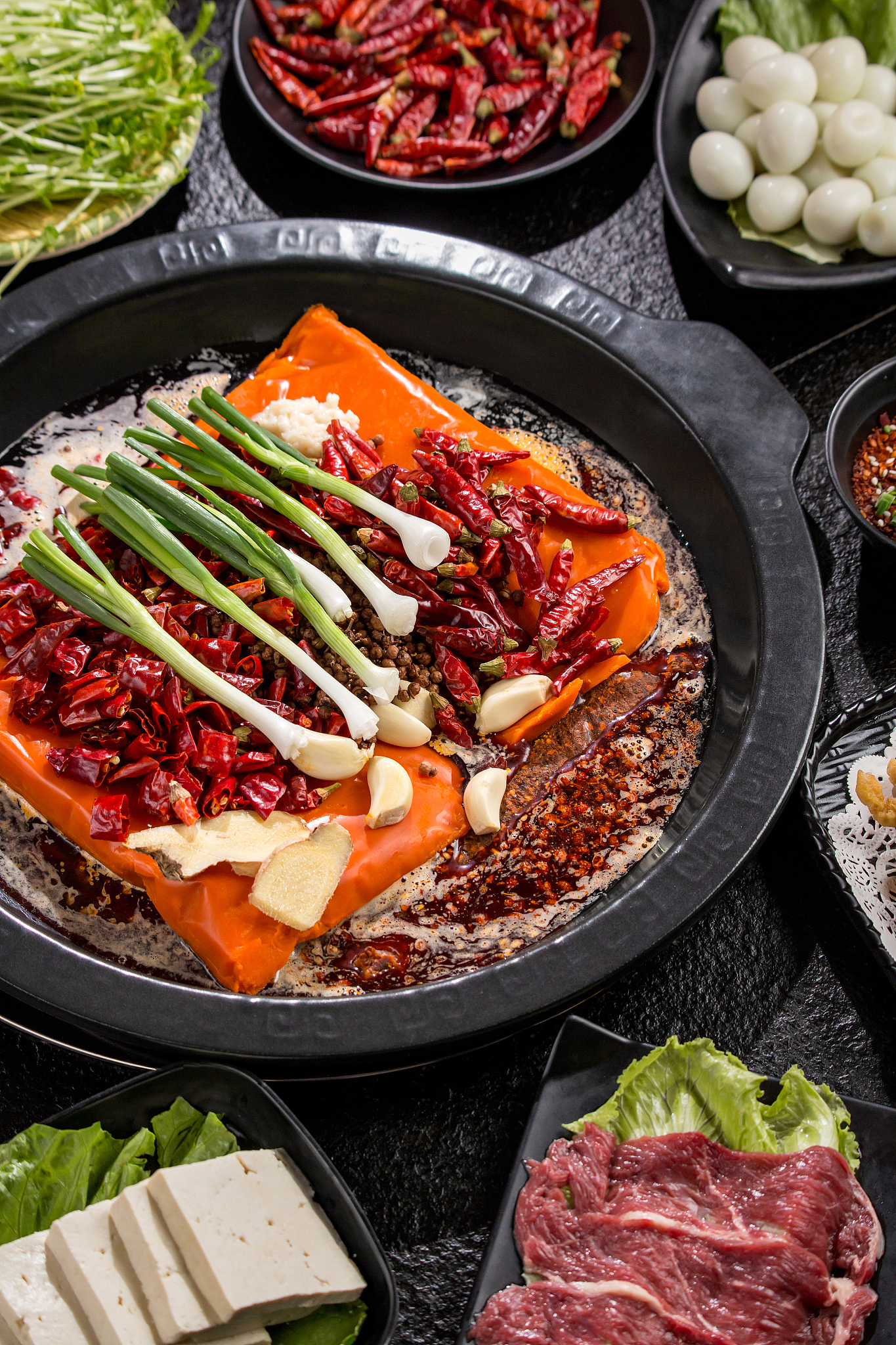 麻辣小厨冒菜品牌正式登陆市场，带来独特鲜香麻辣体验！