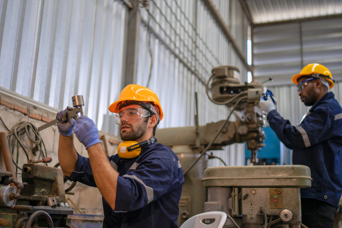 Chuanxiang Shi: A National Model Worker in China