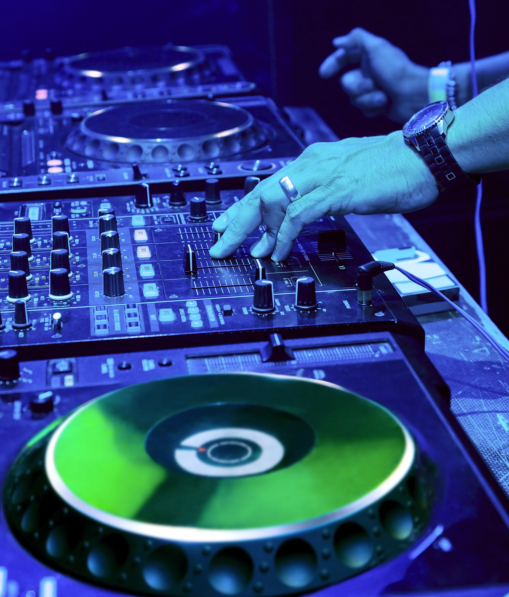 DJ Atehna Intro Script: Electrifying Beats & Unforgettable Performances