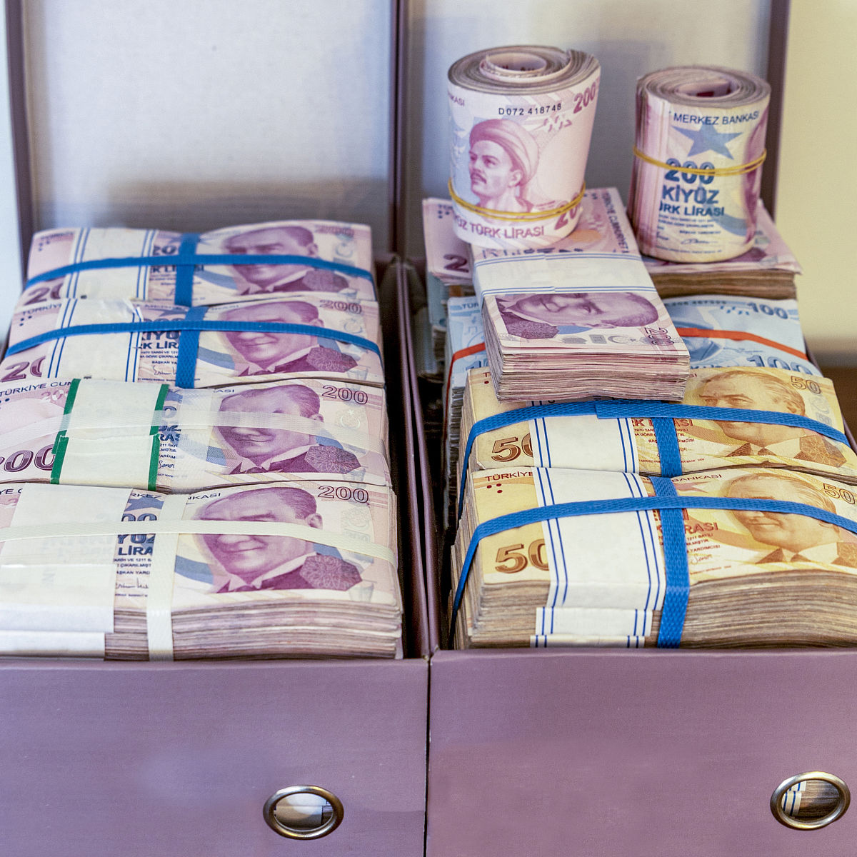 两个亿的钱得多大一堆