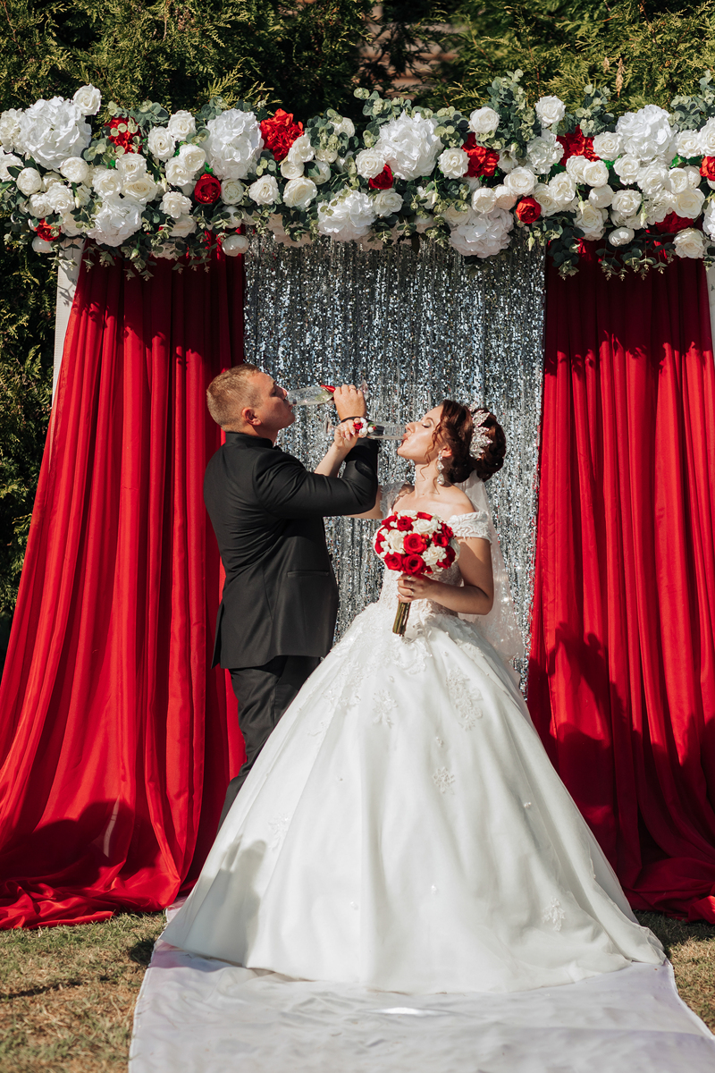 锦县的婚姻介绍所有哪些回答加拓展。