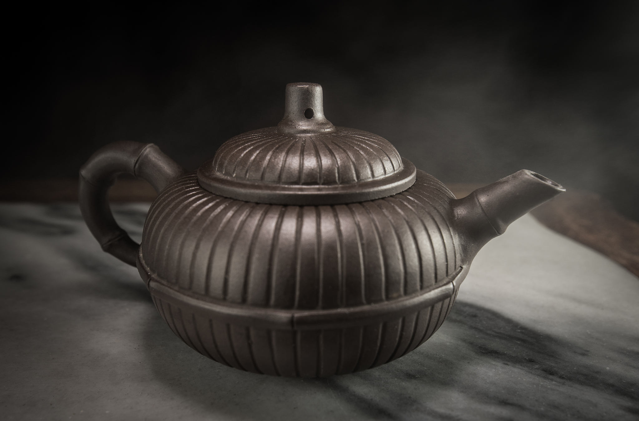 紫砂壶品质鉴赏：如何挑选优质紫砂壶？