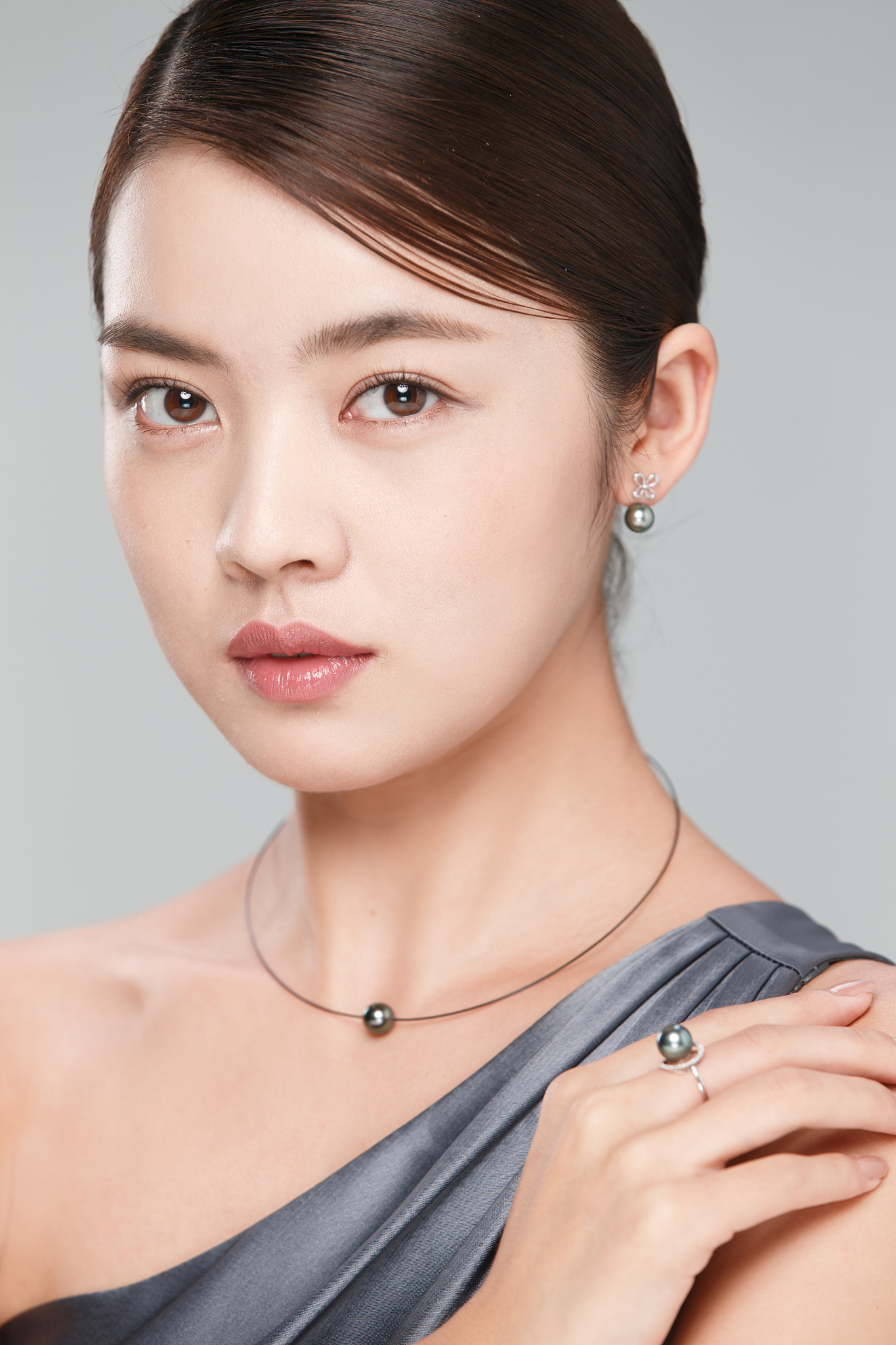 优雅女士肖像