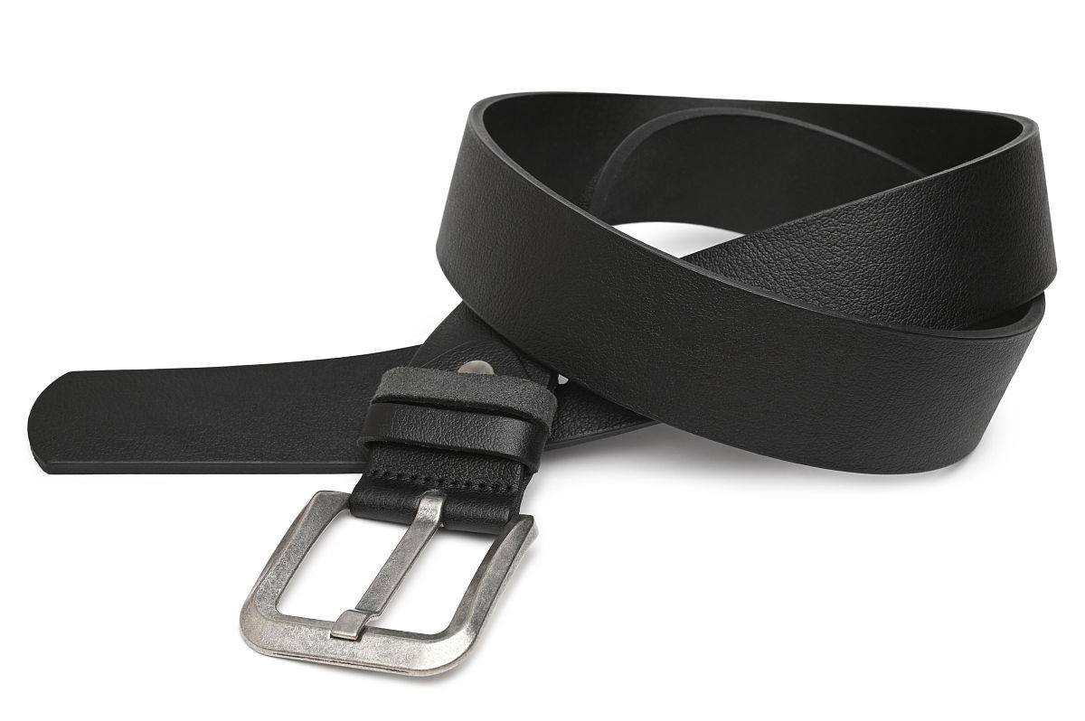 经典百搭，尼龙皮革黑色皮带，尽显优雅风格