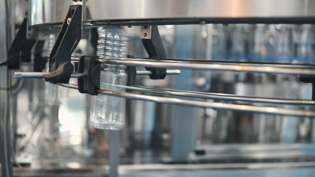 匈牙利冰淇淋车间设备：从冰淇淋机到消毒设备一应俱全