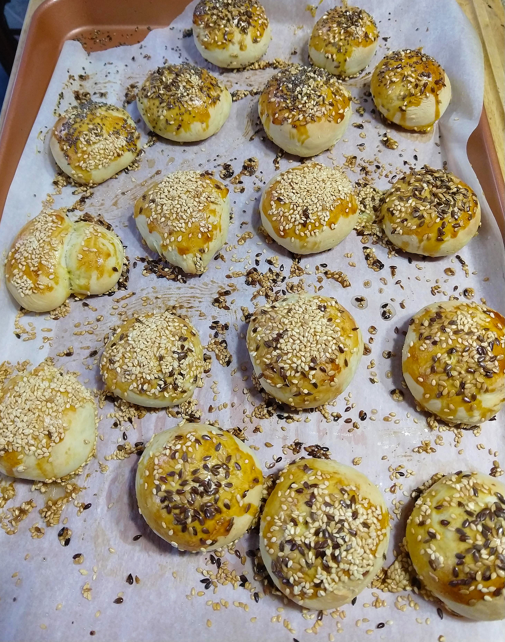 面包当天过期能投诉吗？商家卖过期食品怎么办？