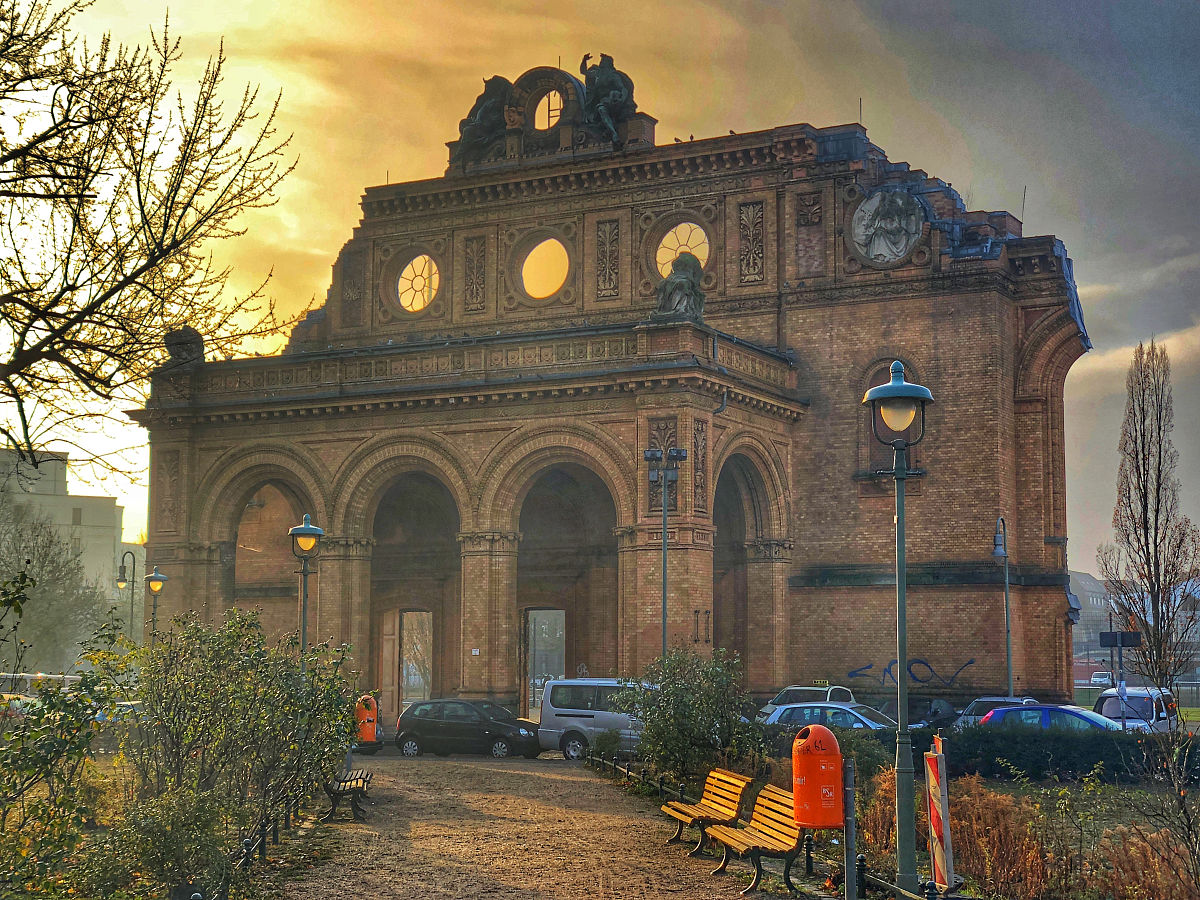 帮我写一下法国文化或艺术对摩洛哥的影响