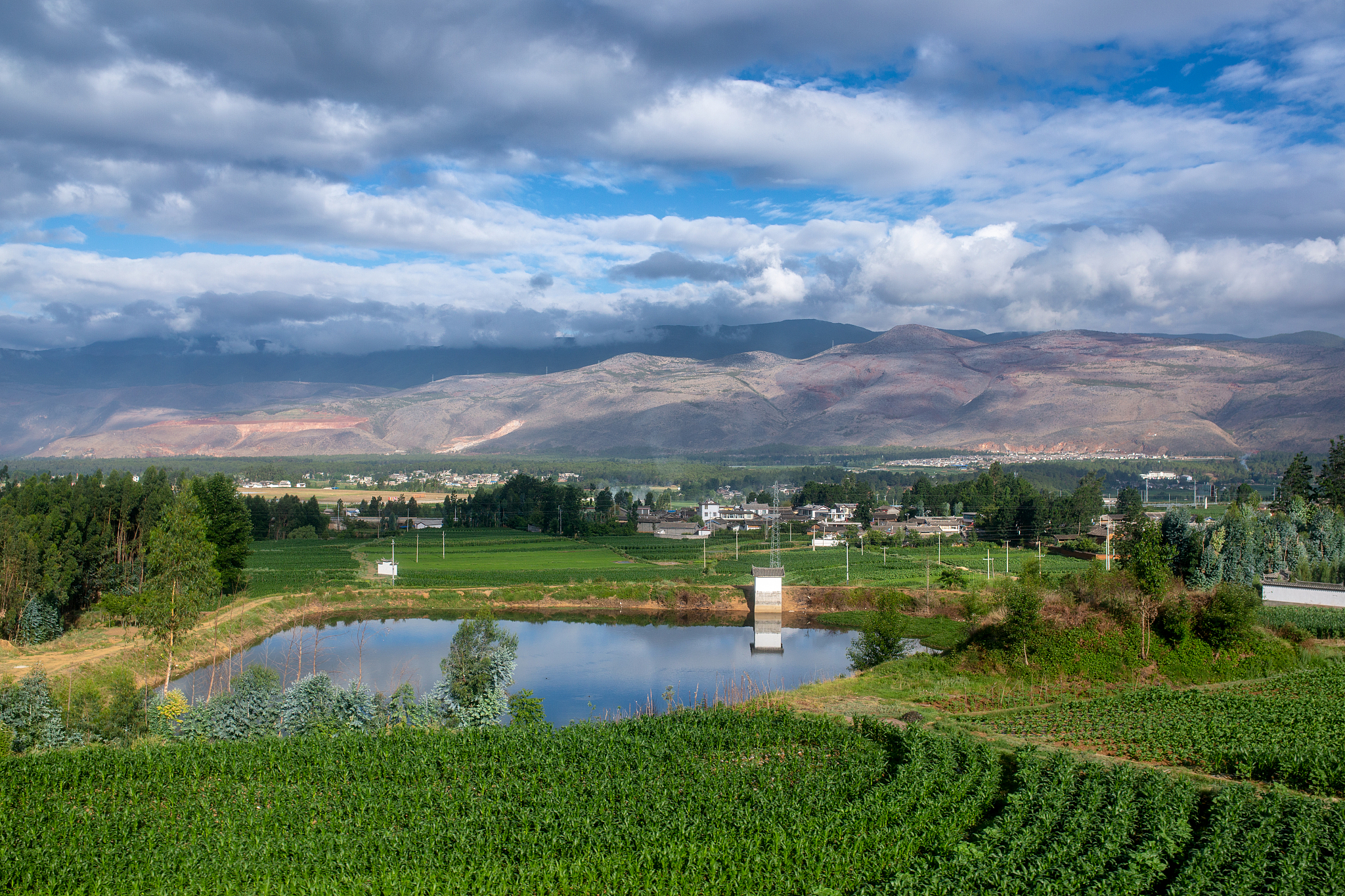 弥勒市诗歌：云南明珠，山水画卷 - 赞美弥勒市的诗歌