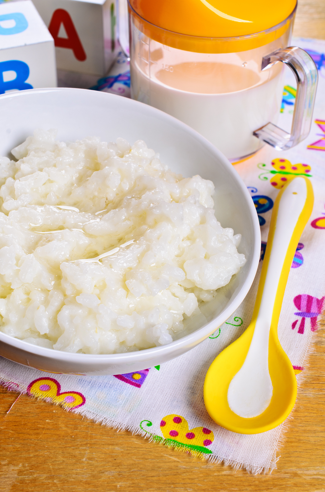 一岁宝宝吃包子，这画面太萌了！