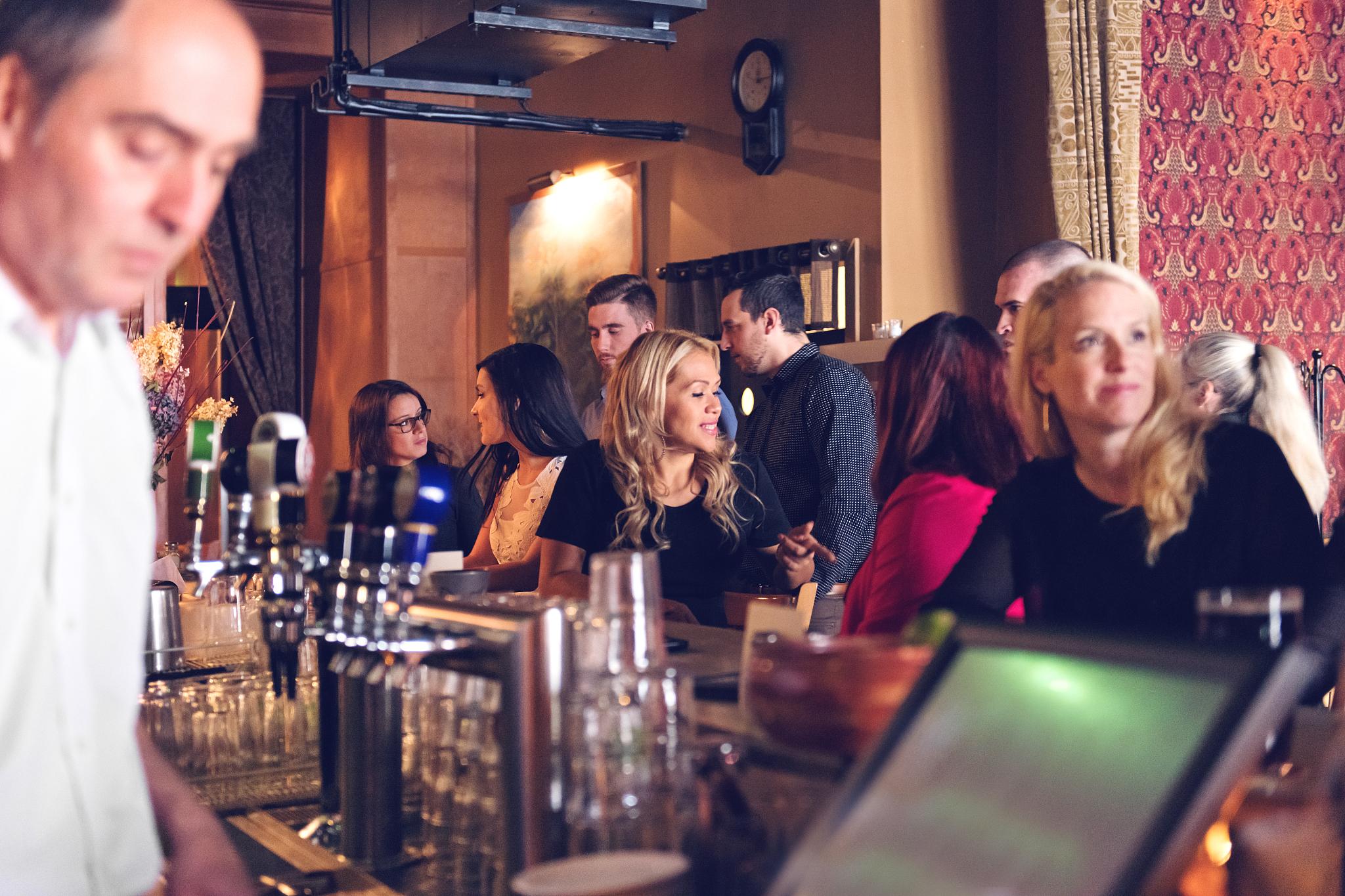 Peel's Conservatism: A Blend of Free Markets and Strong Government