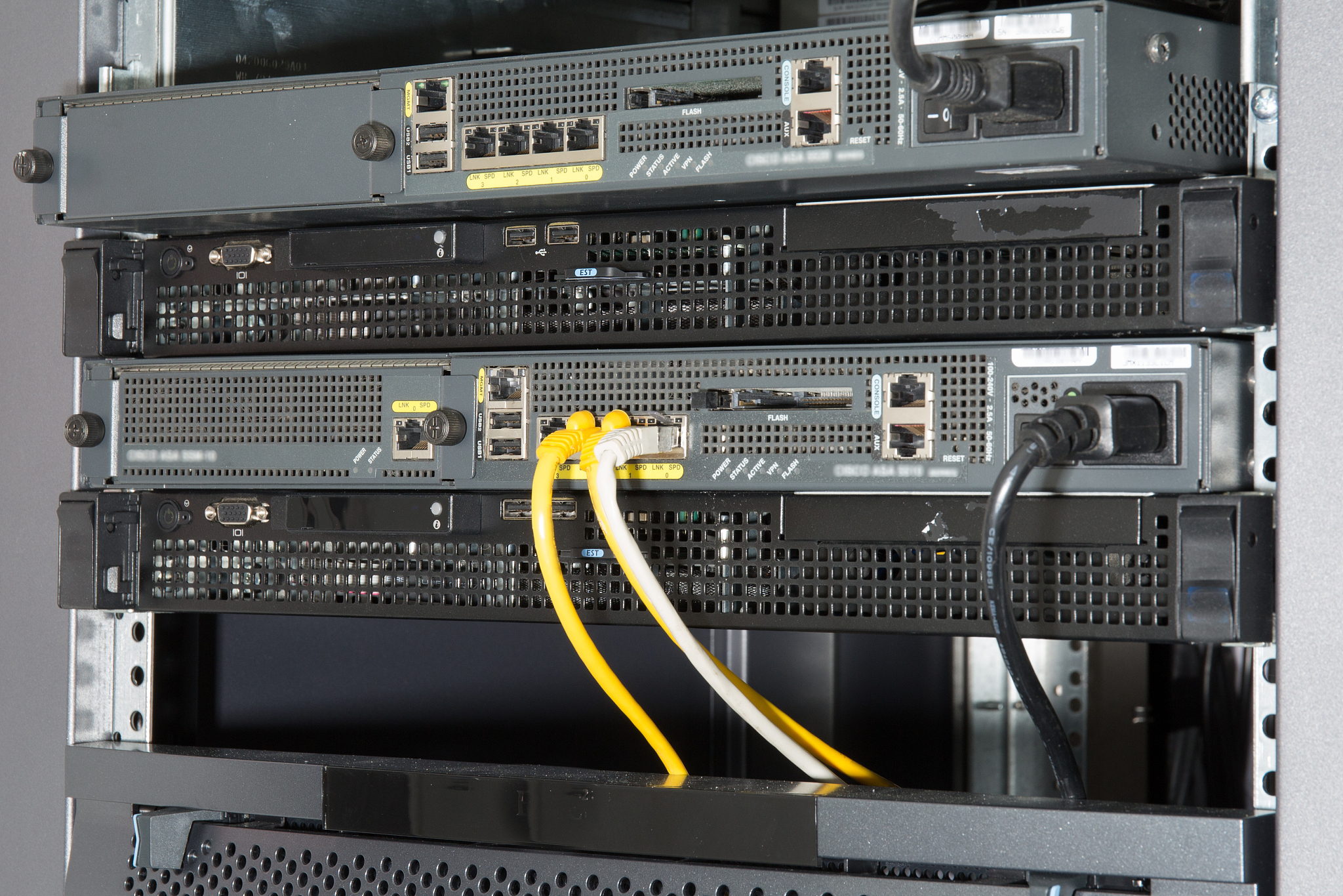 浪潮SA5212M4E5 vs HPDL360G9 1U 服务器主板性能对比：哪个更适合你？