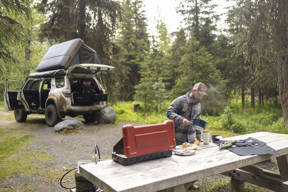 户外露营神器！带对外放电功能的车能做什么？
