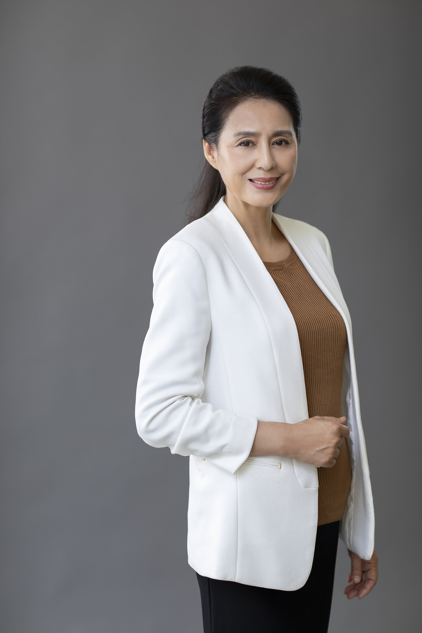 优雅的成熟商务女士