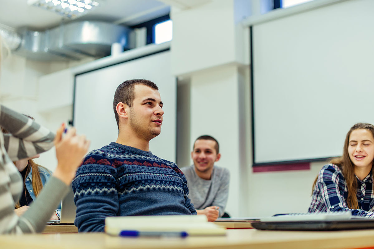应用外语专业主干课程：外语核心课程的应用价值