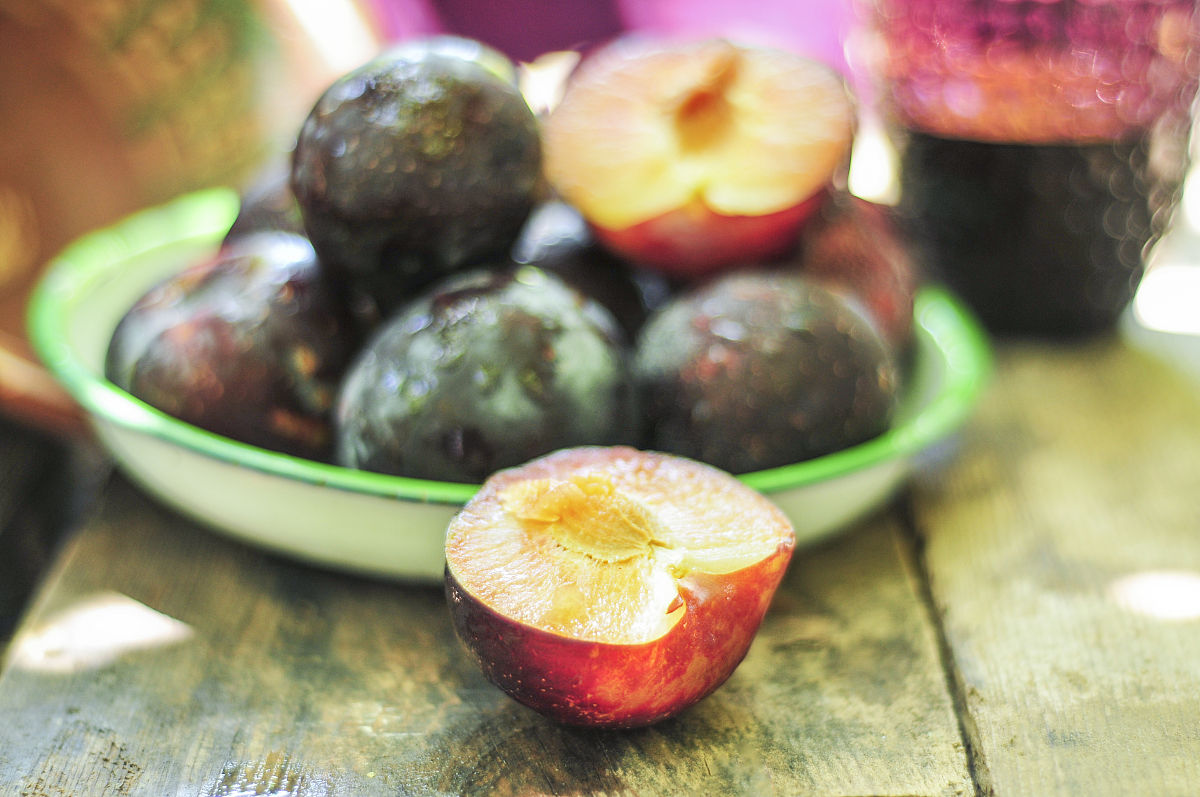 李子里面的晶体是什么