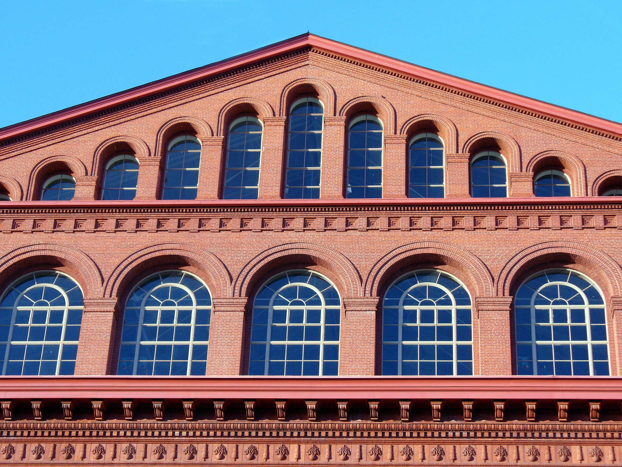 中西方建筑在某些方面的比较