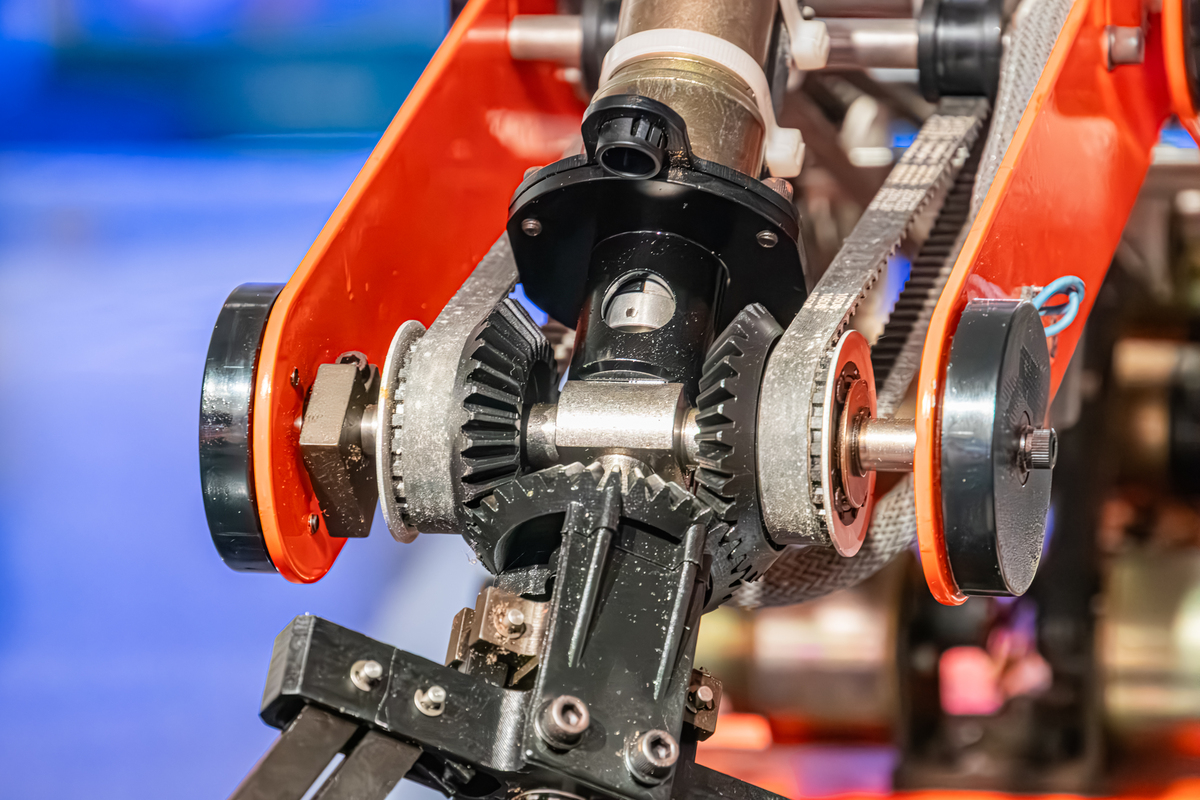 毕业设计设计内容主要是可以是机车车辆地铁的机械结构电器电机检修运用或管理等各个方面由引言提出问题分析问题解决问题总结和建议等方面组成要求尽量与自身的实习工作相关字数8k以上图表应用辅助说明引用文献合理并配参考文献。