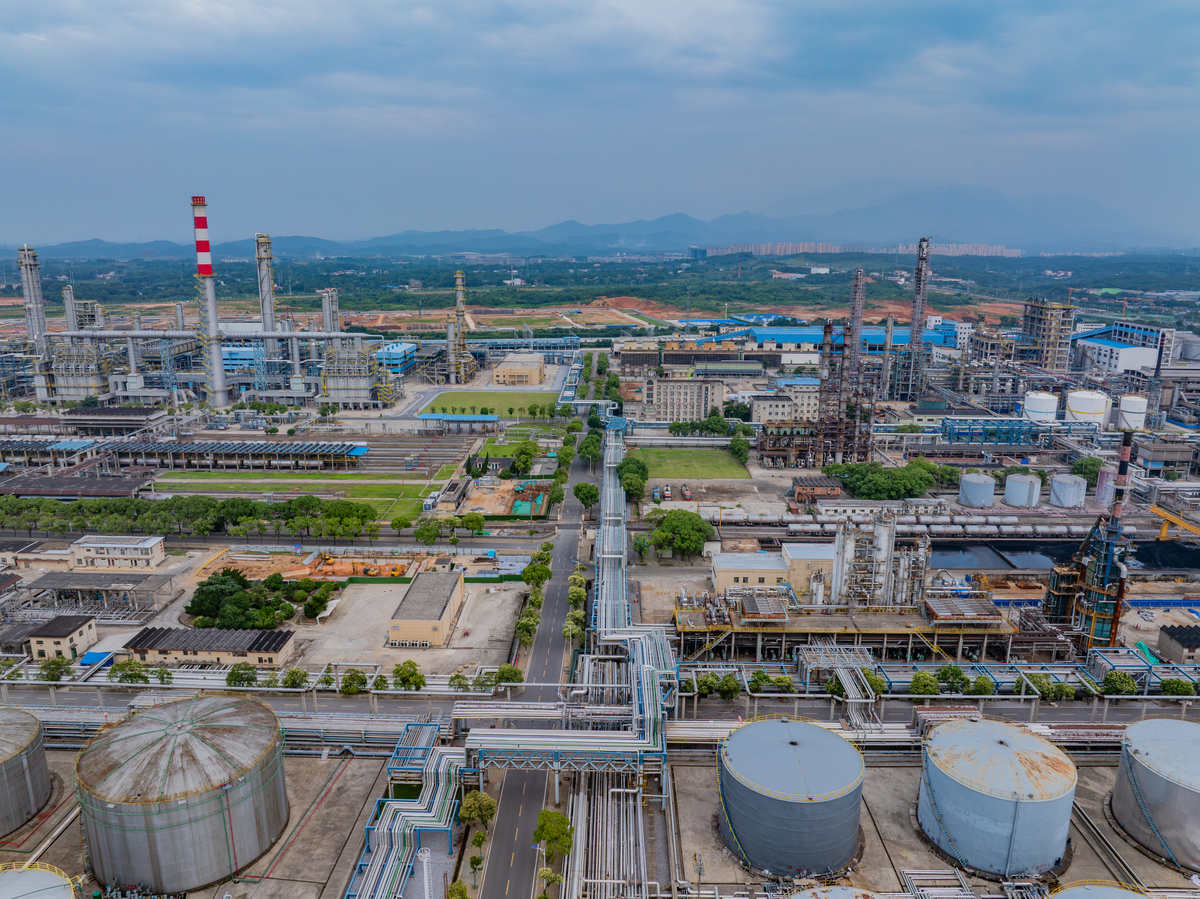 湘江集团：湖南省国有大型企业集团，实力雄厚，领军能源化工行业