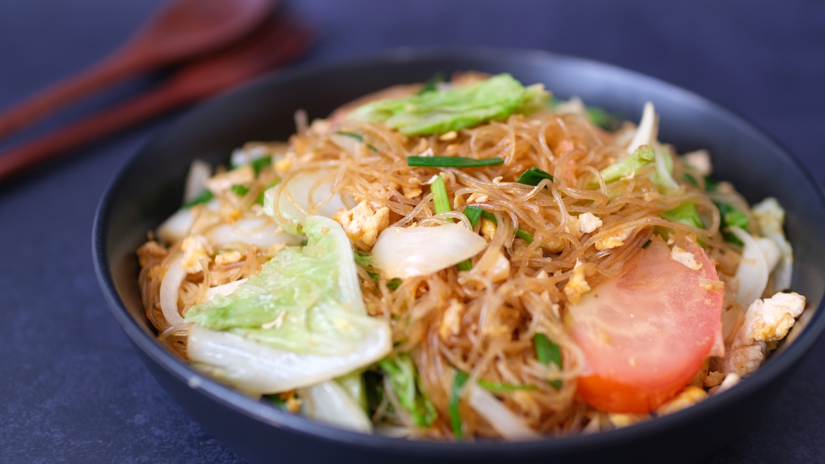 螺蛳粉中炸蛋的 做法