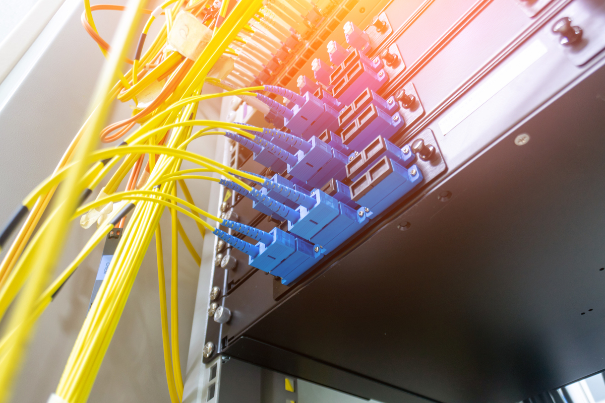 帮我写一段关于综合布线的必要性