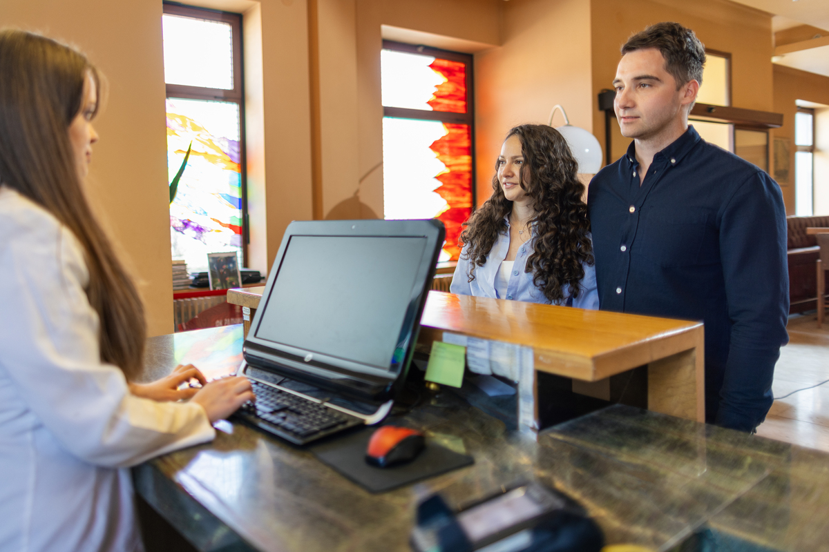 英文招聘秘书广告50词