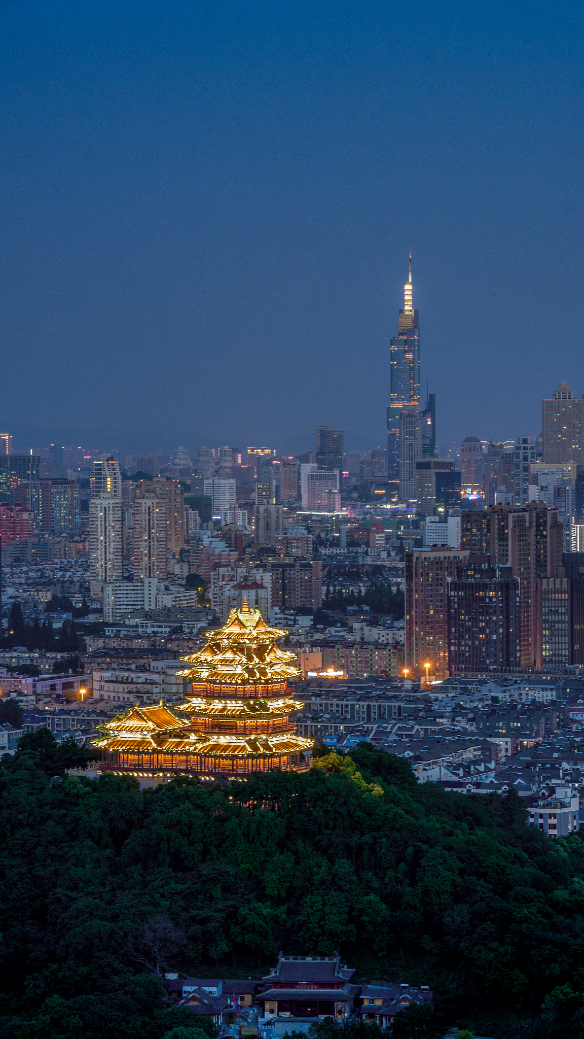 南京阅江楼紫峰大厦夜景