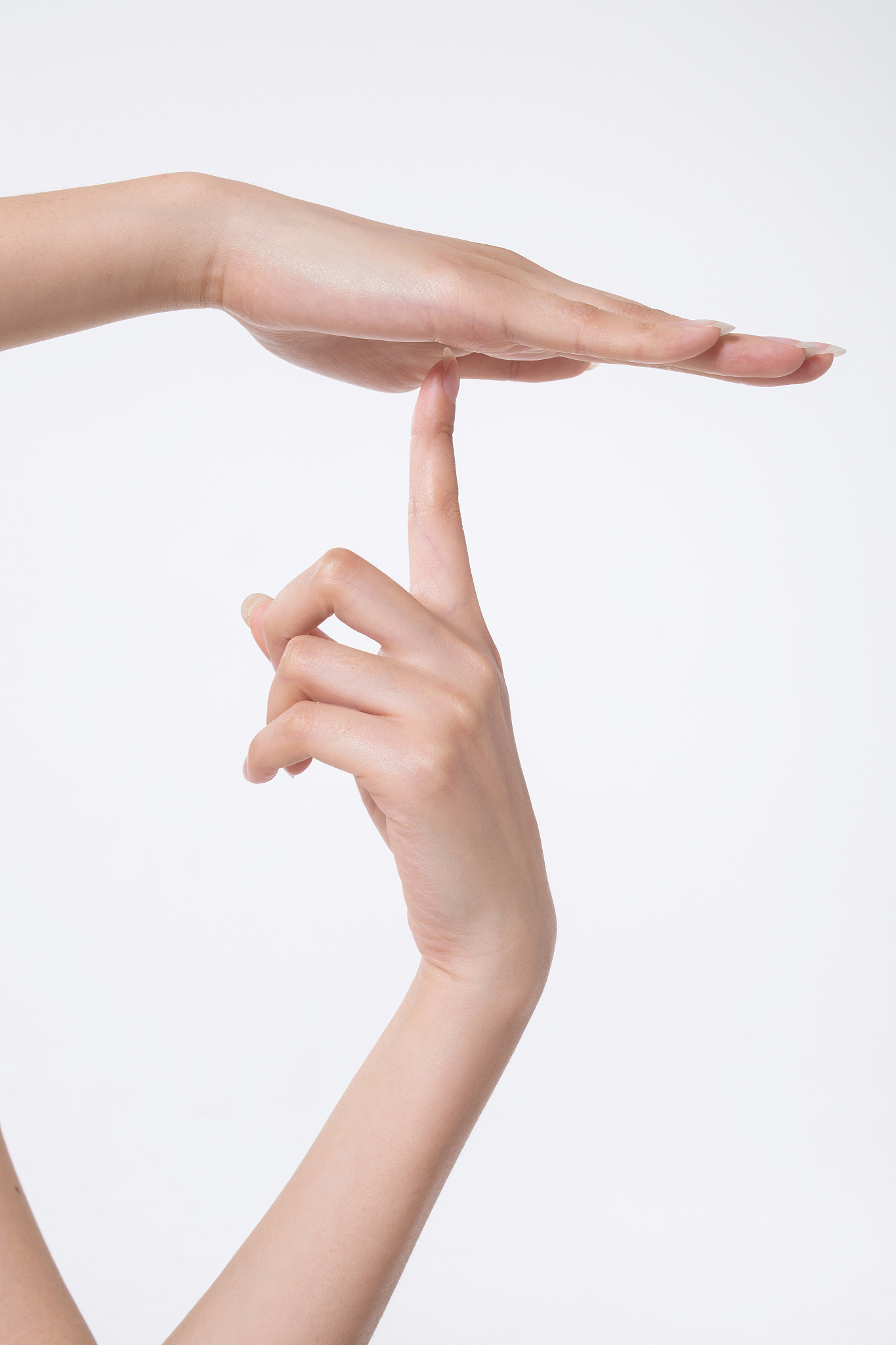 翻译 lowres bad anatomy bad hands text error missing fingers extra digit fewer digits cropped worst quality low quality normal quality jpeg artifacts signature watermark username blurry