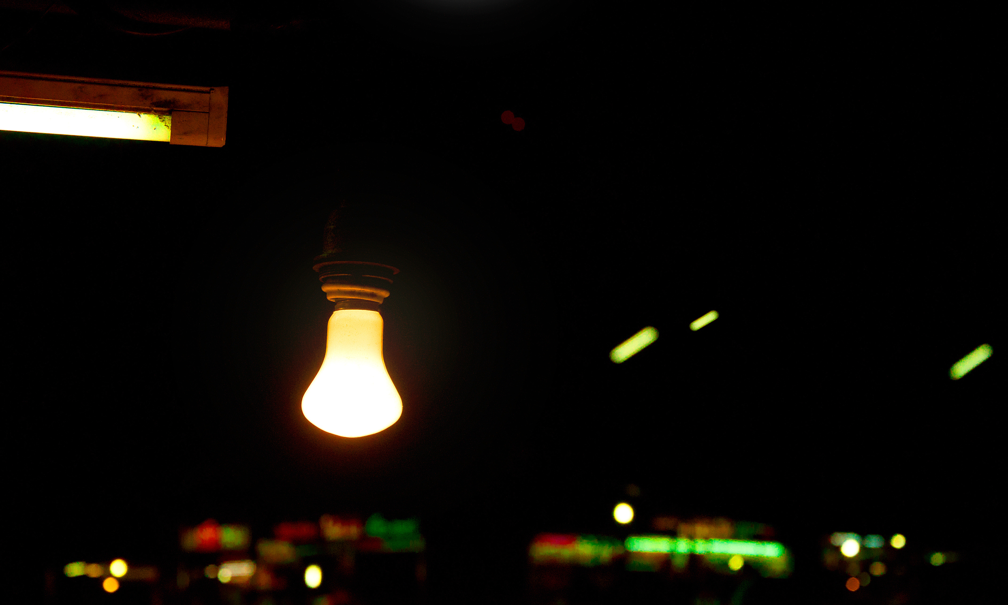 中央空调黄灯绿灯来回闪