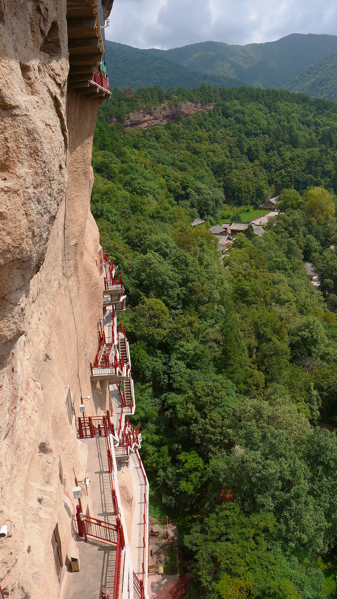 Introduction to Tianshui in EnglishTianshui Gansu Province is the second largest city located in the southeastern part of Gansu Tianshui used to be a town of strategic importance along the ancient Sil