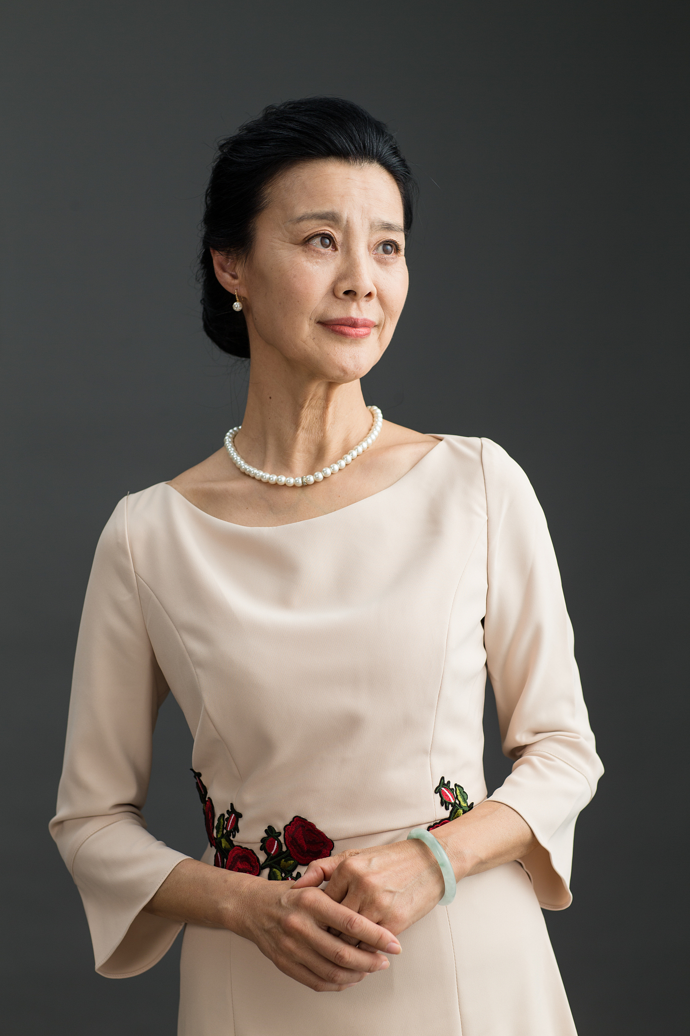 优雅女士肖像