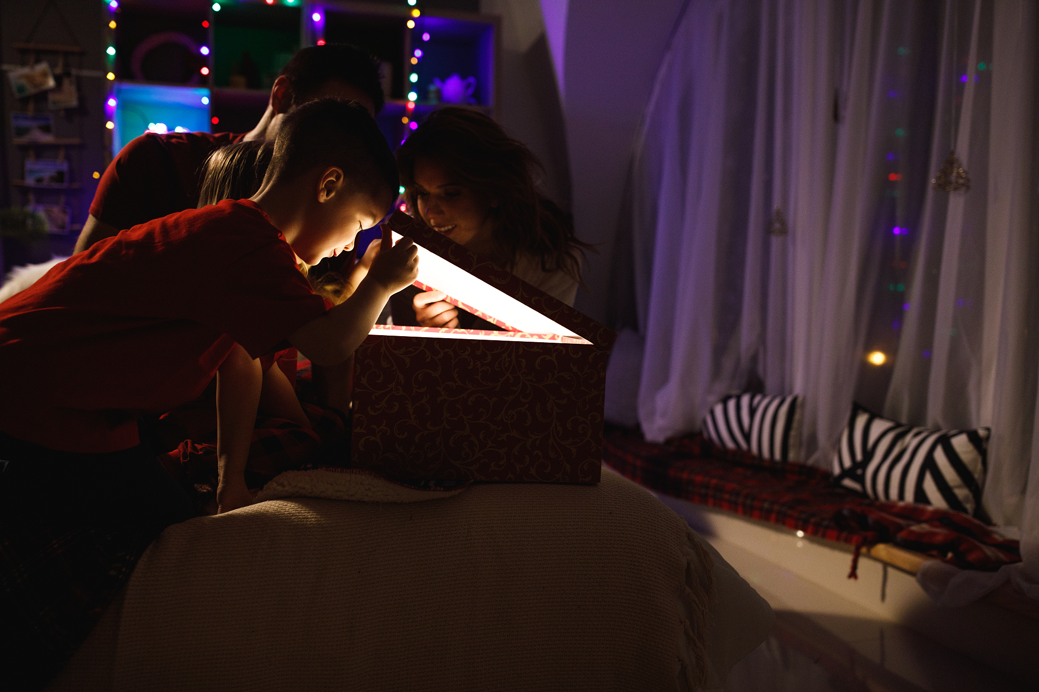 playing together to reveal a christmas secret