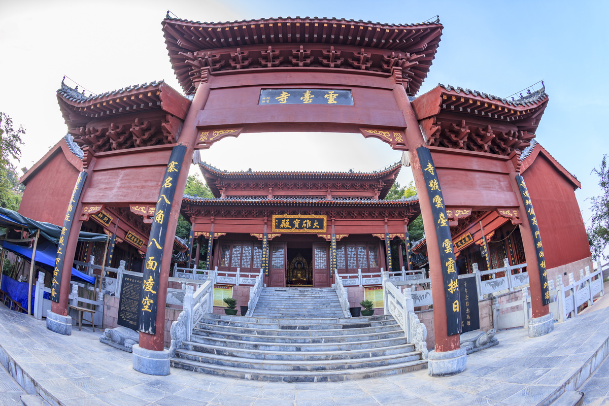 金华双龙洞：历史悠久的古建筑群，探寻传统文化与建筑艺术