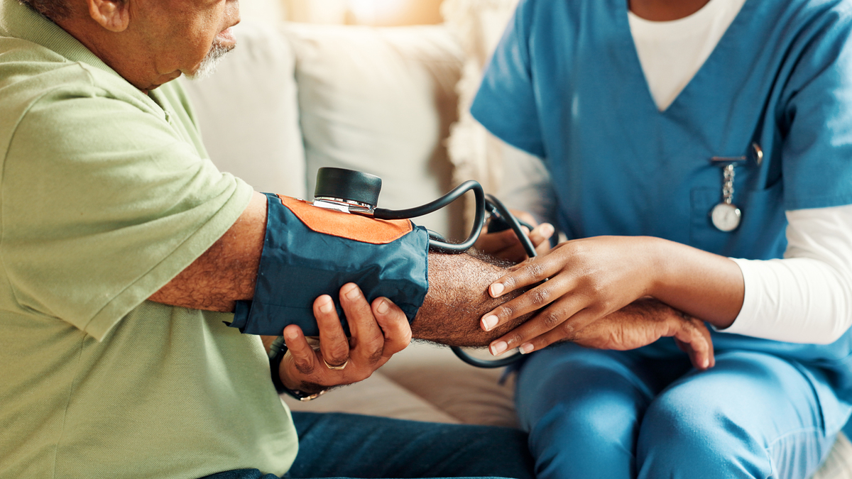 以老年高血压的特点及护理研究为题目的8000字论文