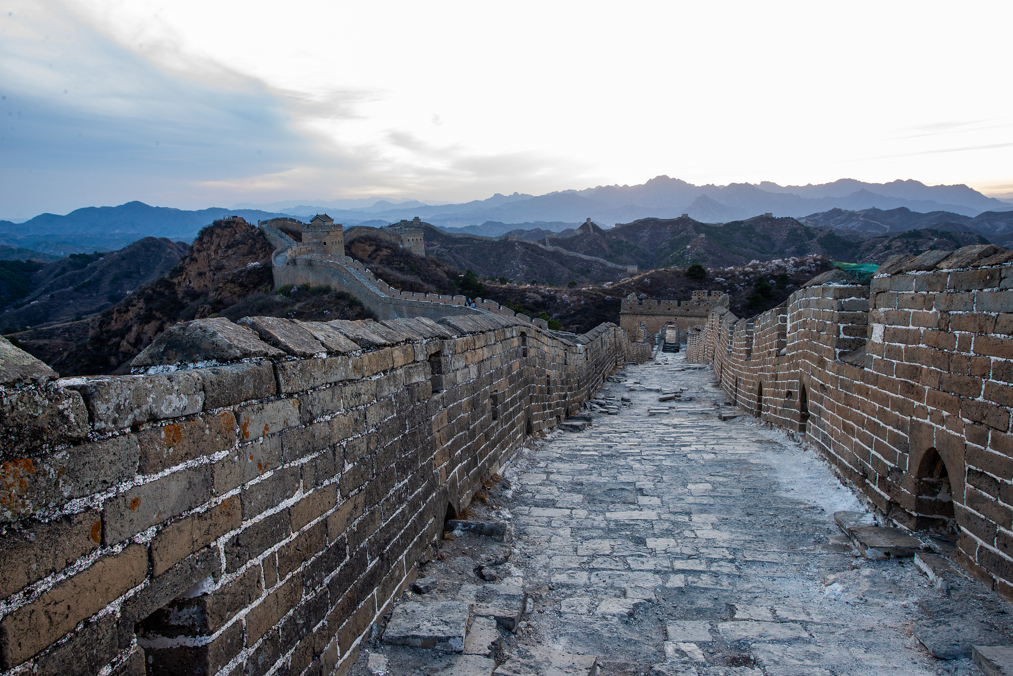 万里长城：中国古代军事防御工事与文化遗产